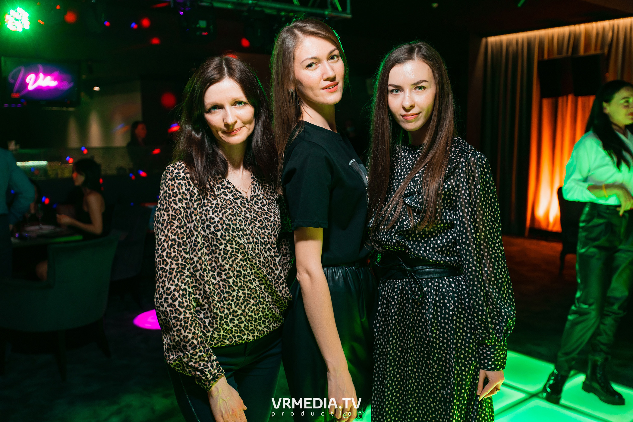 Выходные в караоке «Volna»