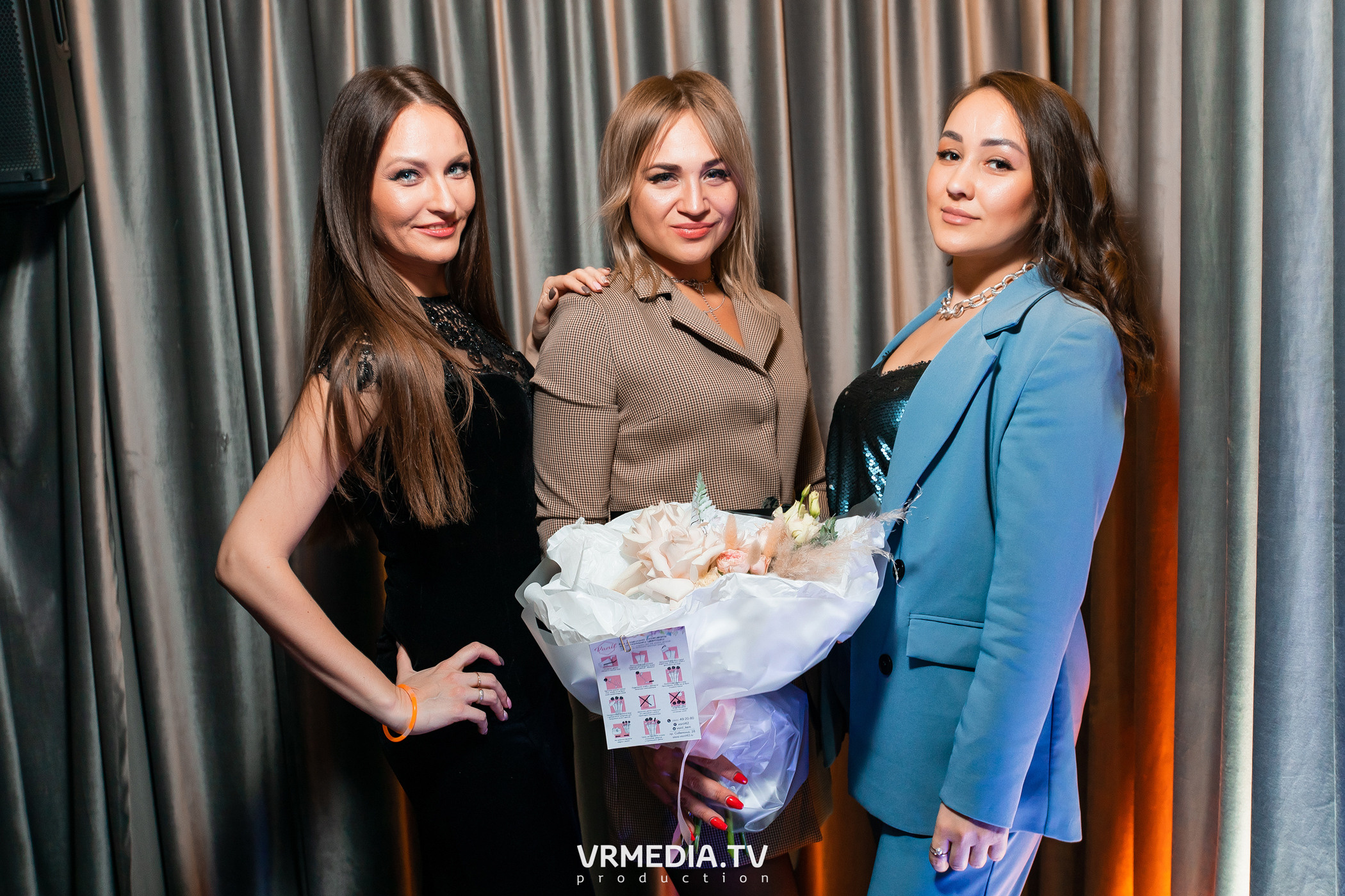 Выходные в караоке «Volna»