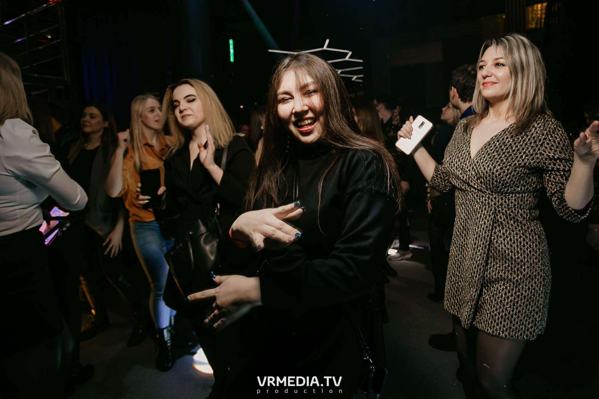 Выходные в баре «DOSKI»