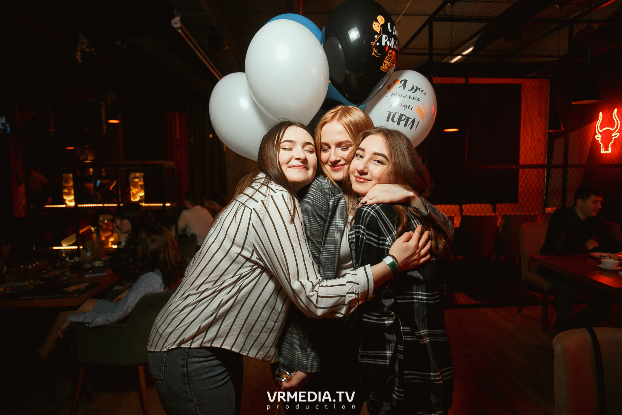 Крупным Планом в гриль-баре «Жара»