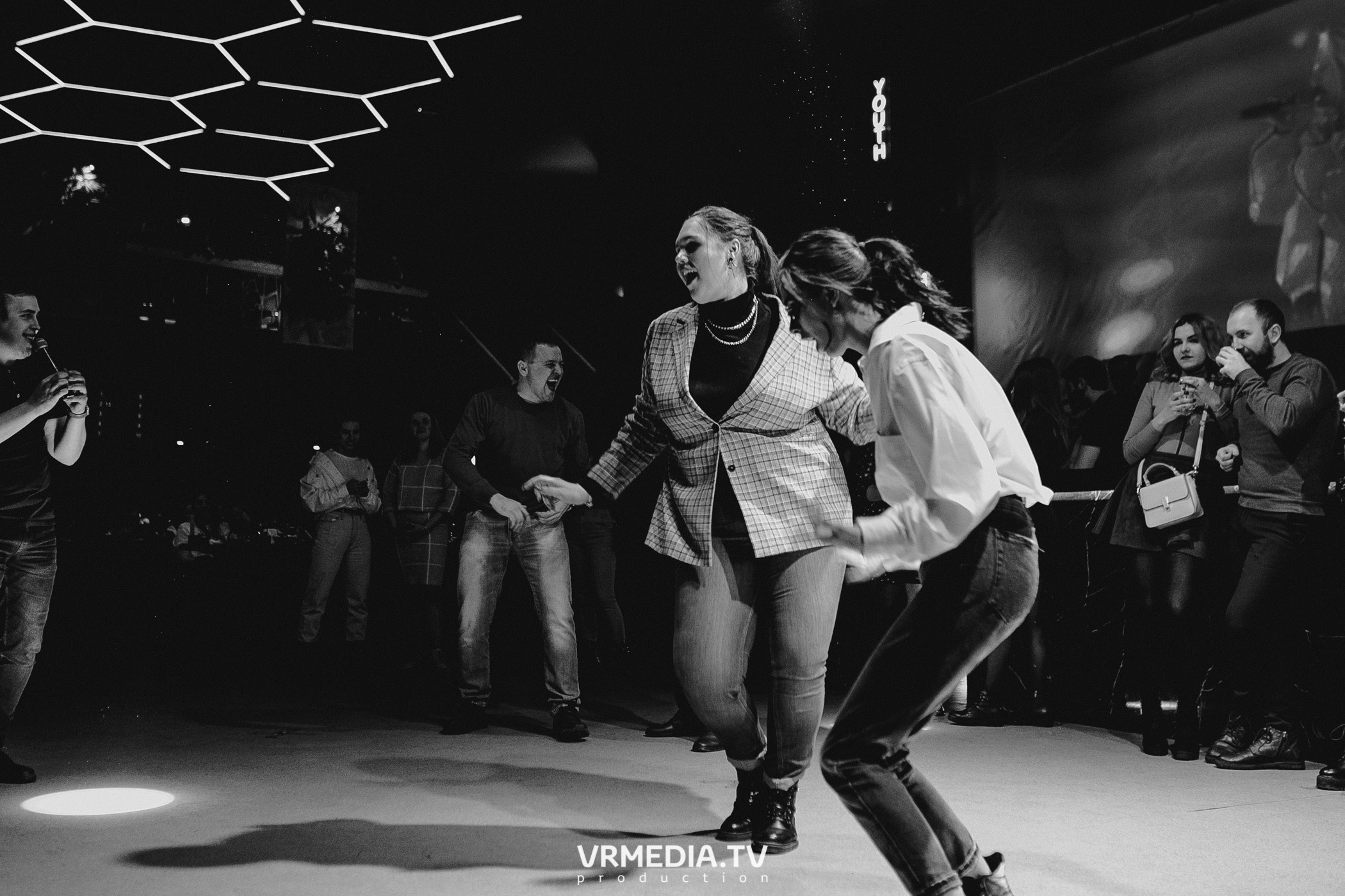 Выходные в баре «DOSKI»