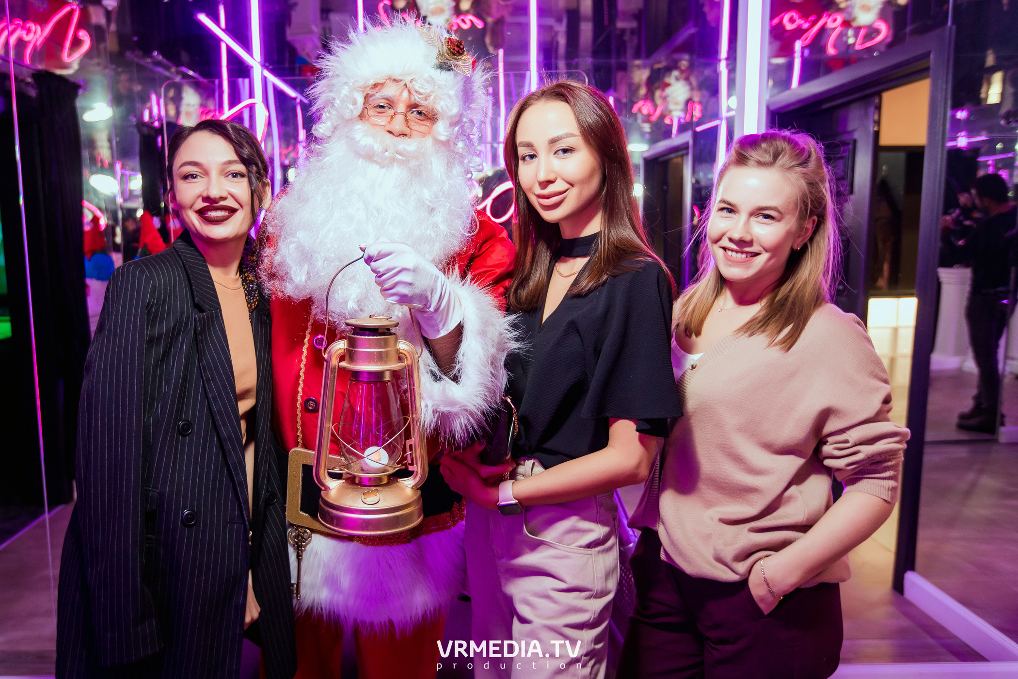 Merry Christmas в караоке «Volna»