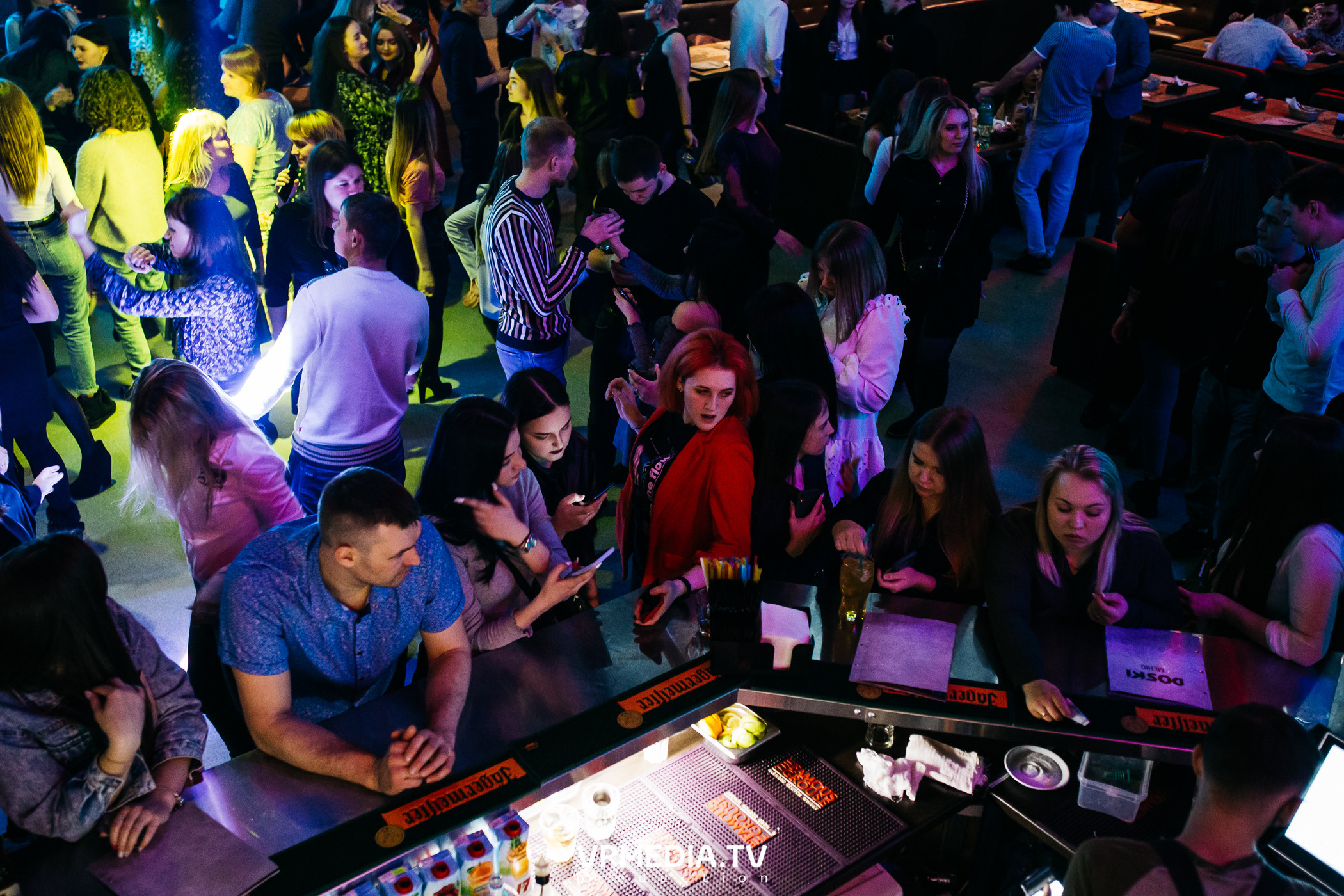 Выходные в баре «DOSKI»