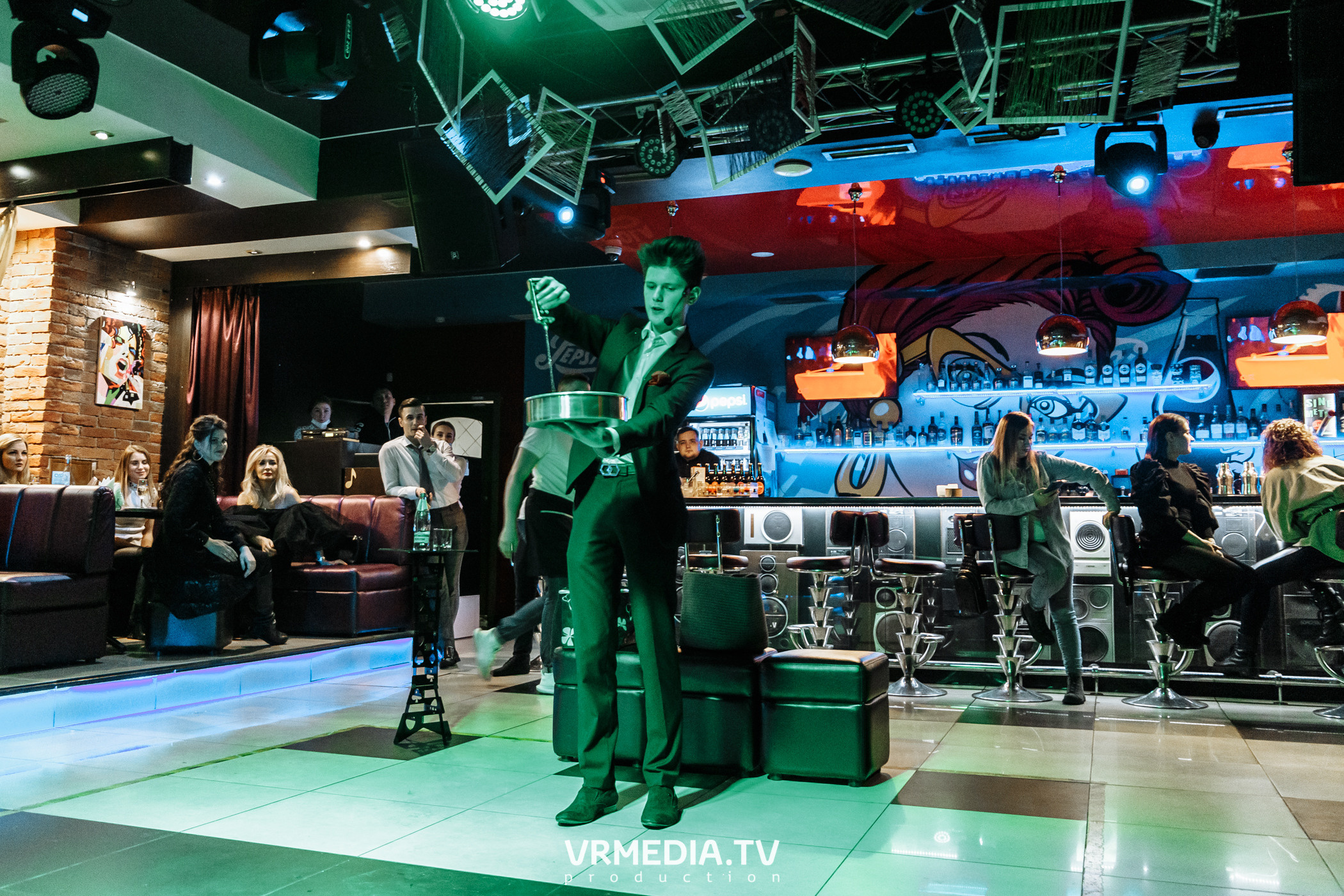 Международный женский день в караоке-баре «Четыре стихии»