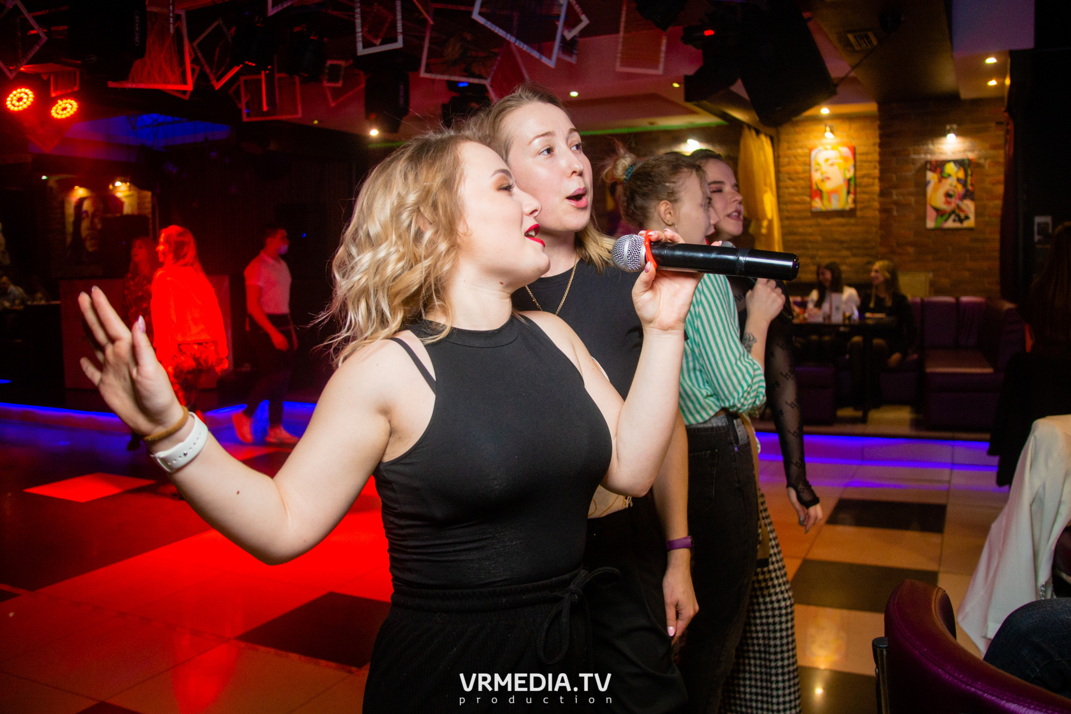 #СтихийноеКараоке в караоке-баре «Четыре стихии»