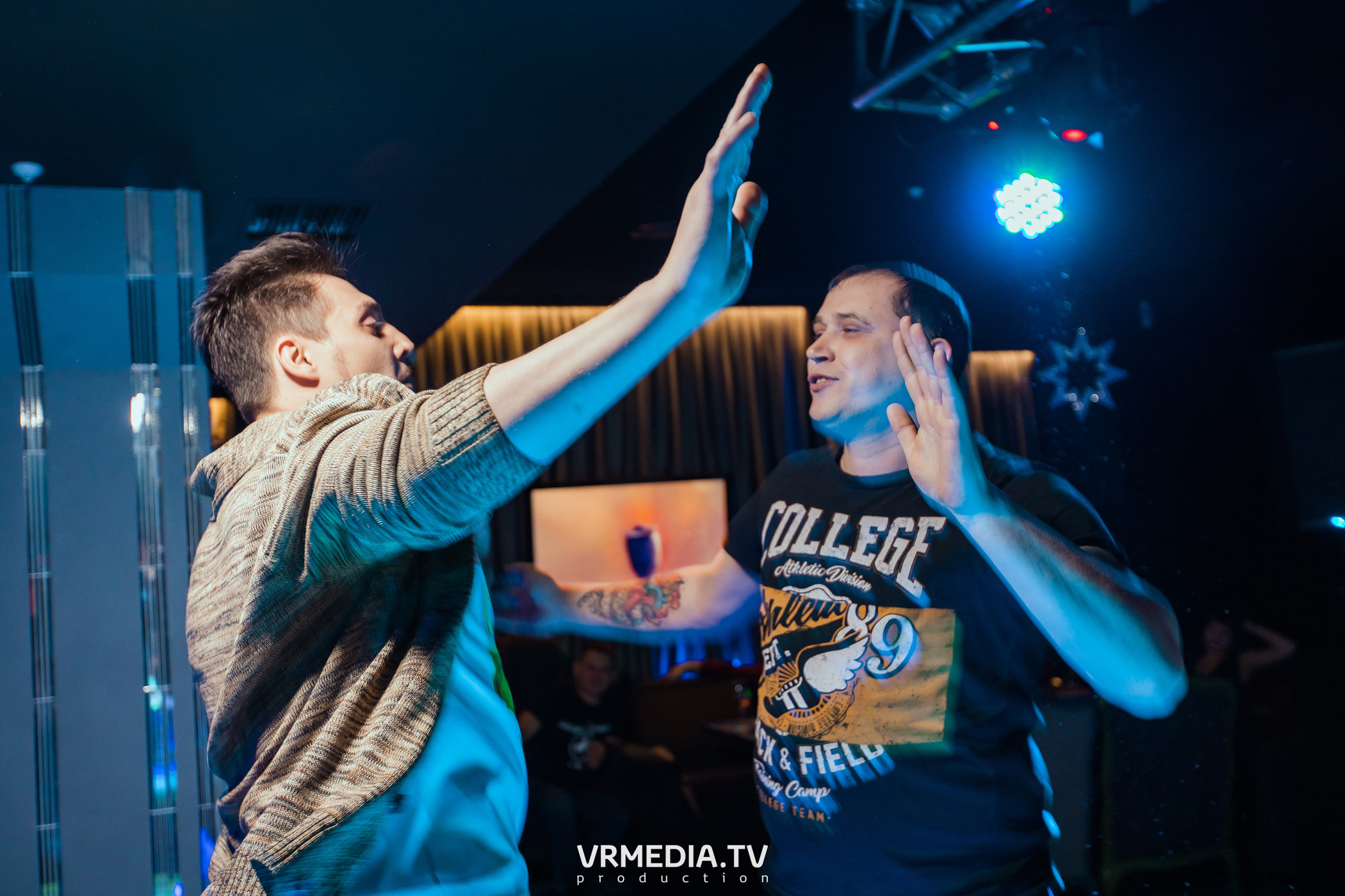 Merry Christmas в караоке «Volna»