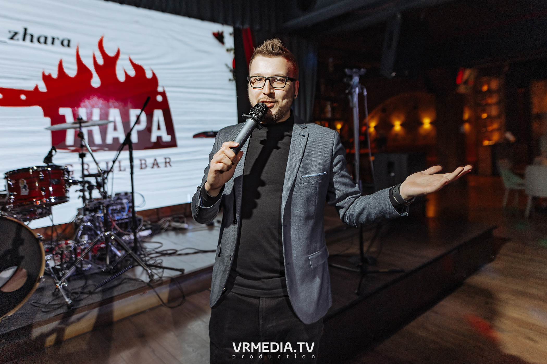 Алые Паруса в гриль-баре «Жара»