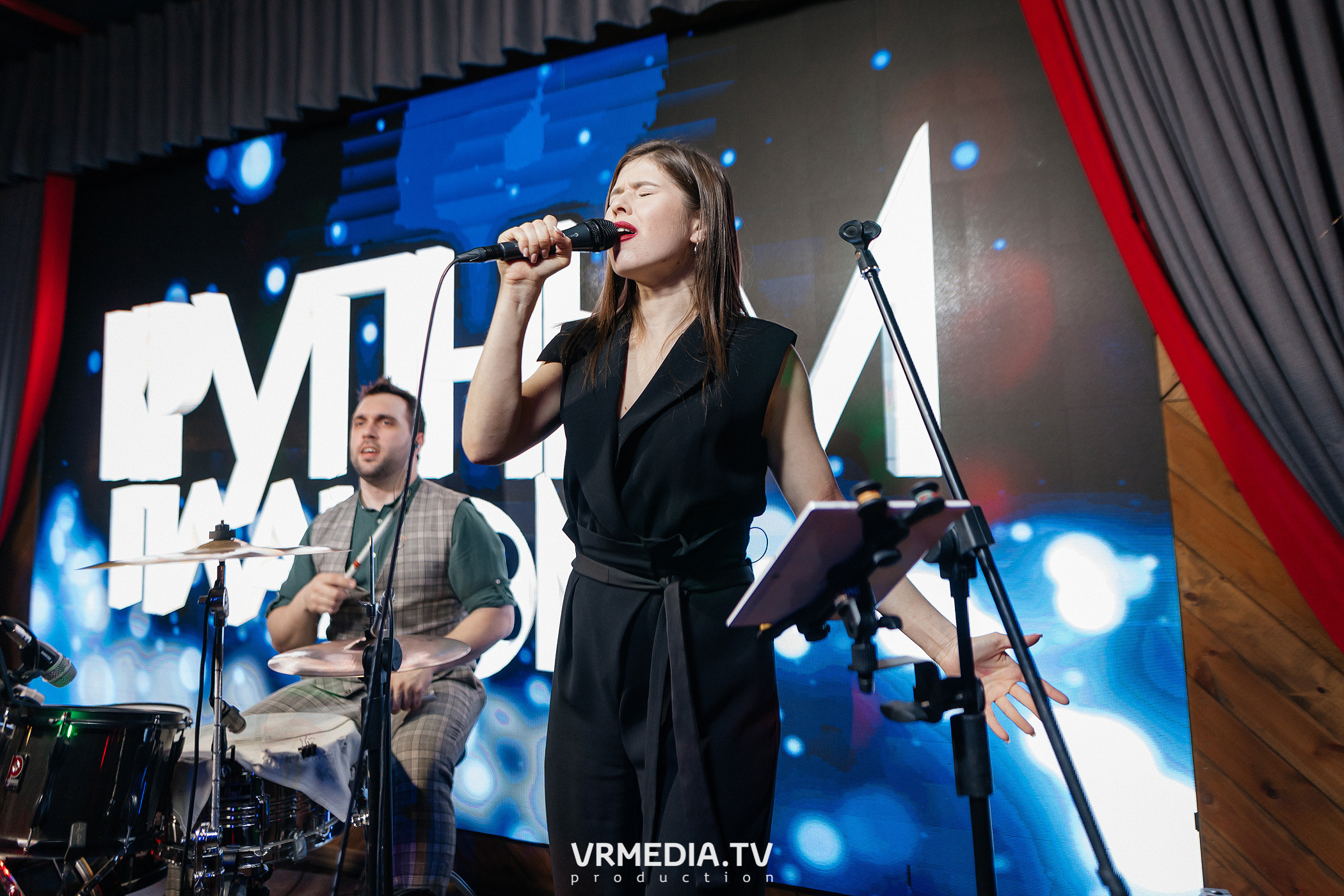 Крупным Планов в гриль-баре «Жара»