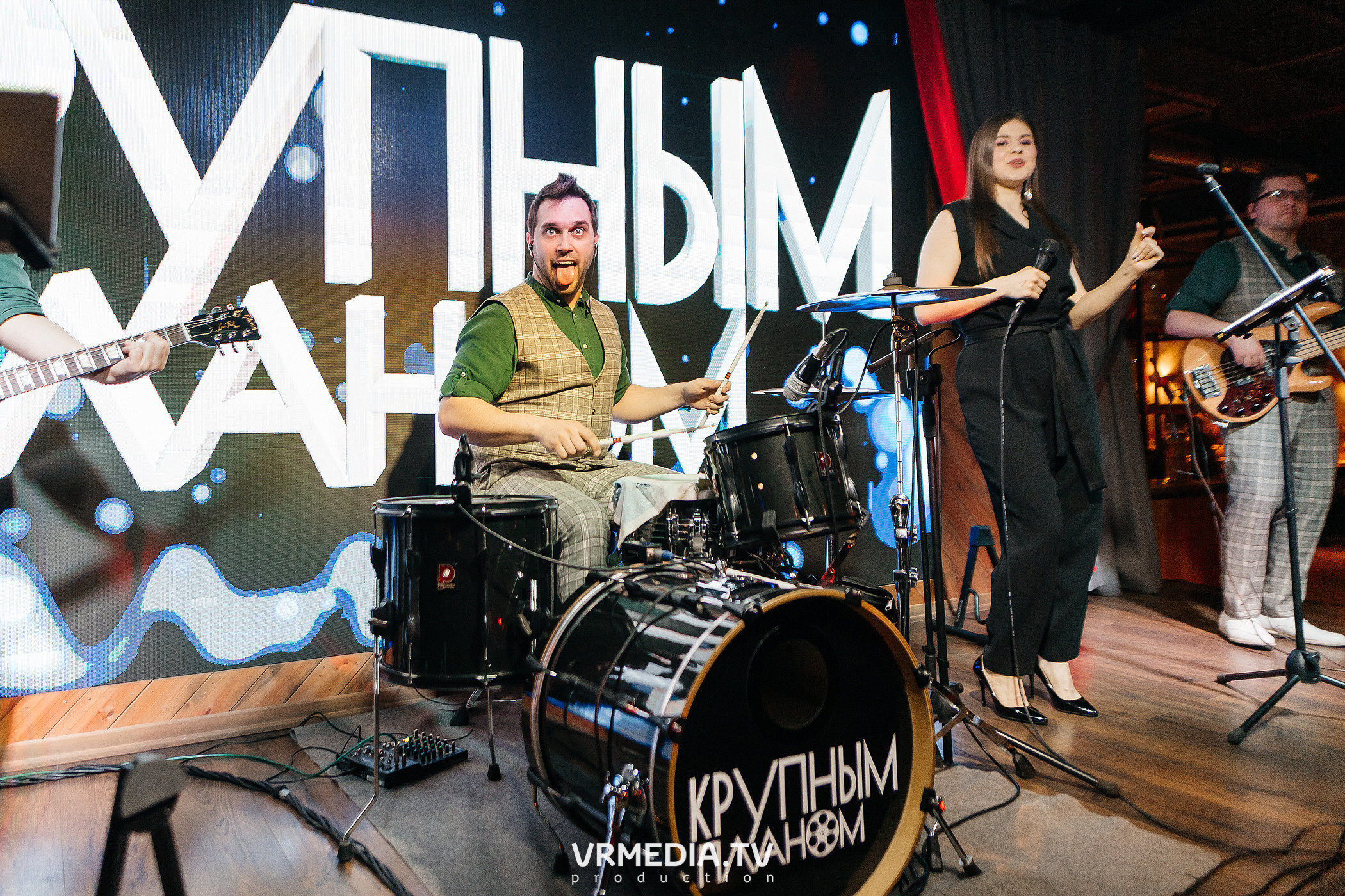 Крупным Планов в гриль-баре «Жара»