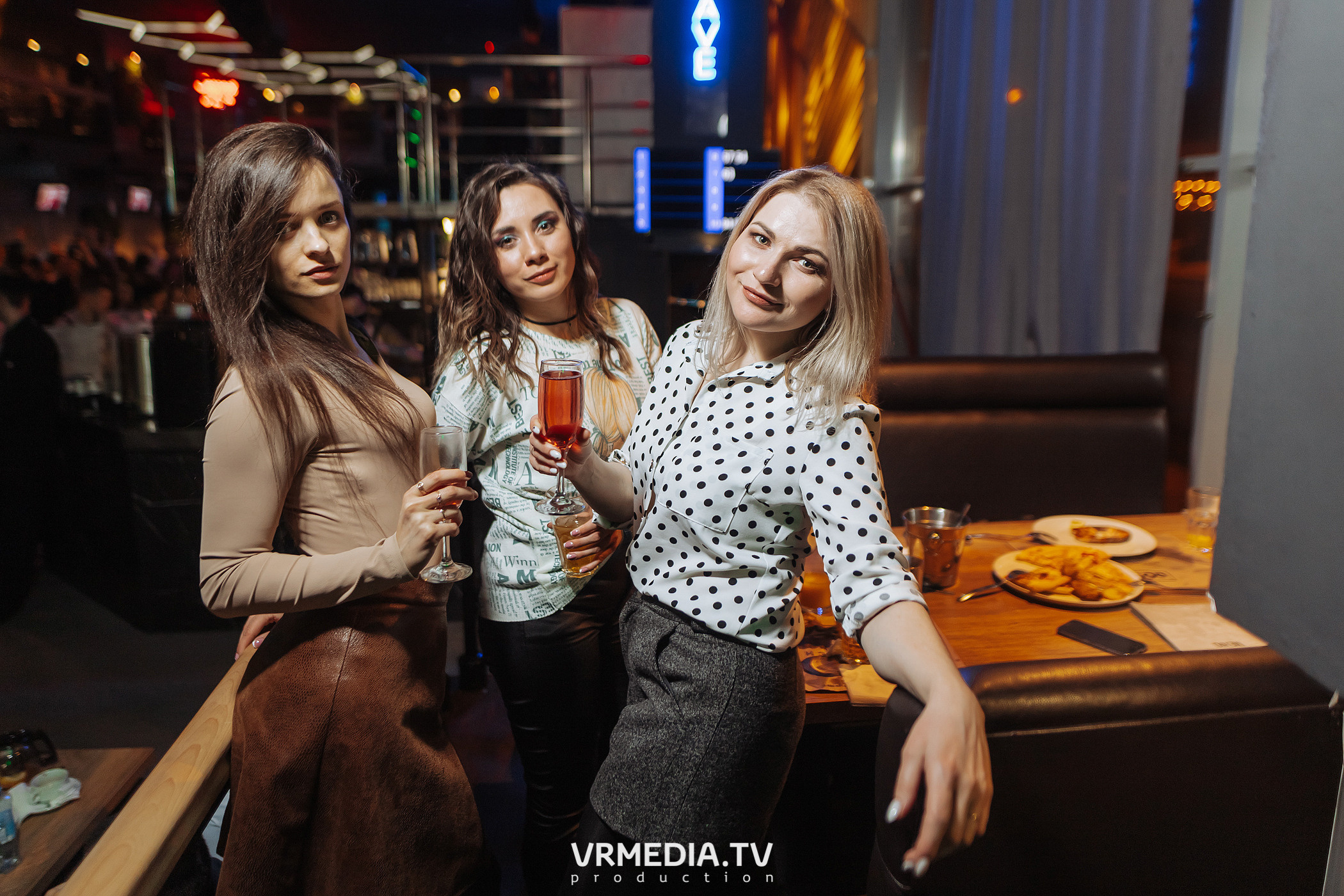 Выходные в баре «DOSKI»