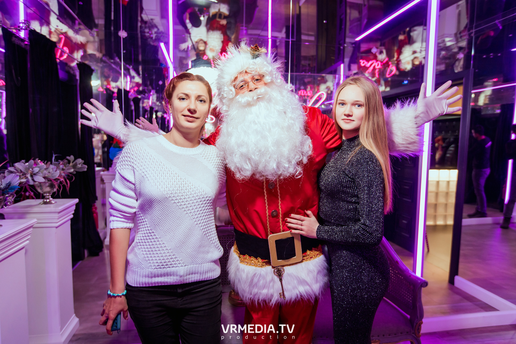 Merry Christmas в караоке «Volna»