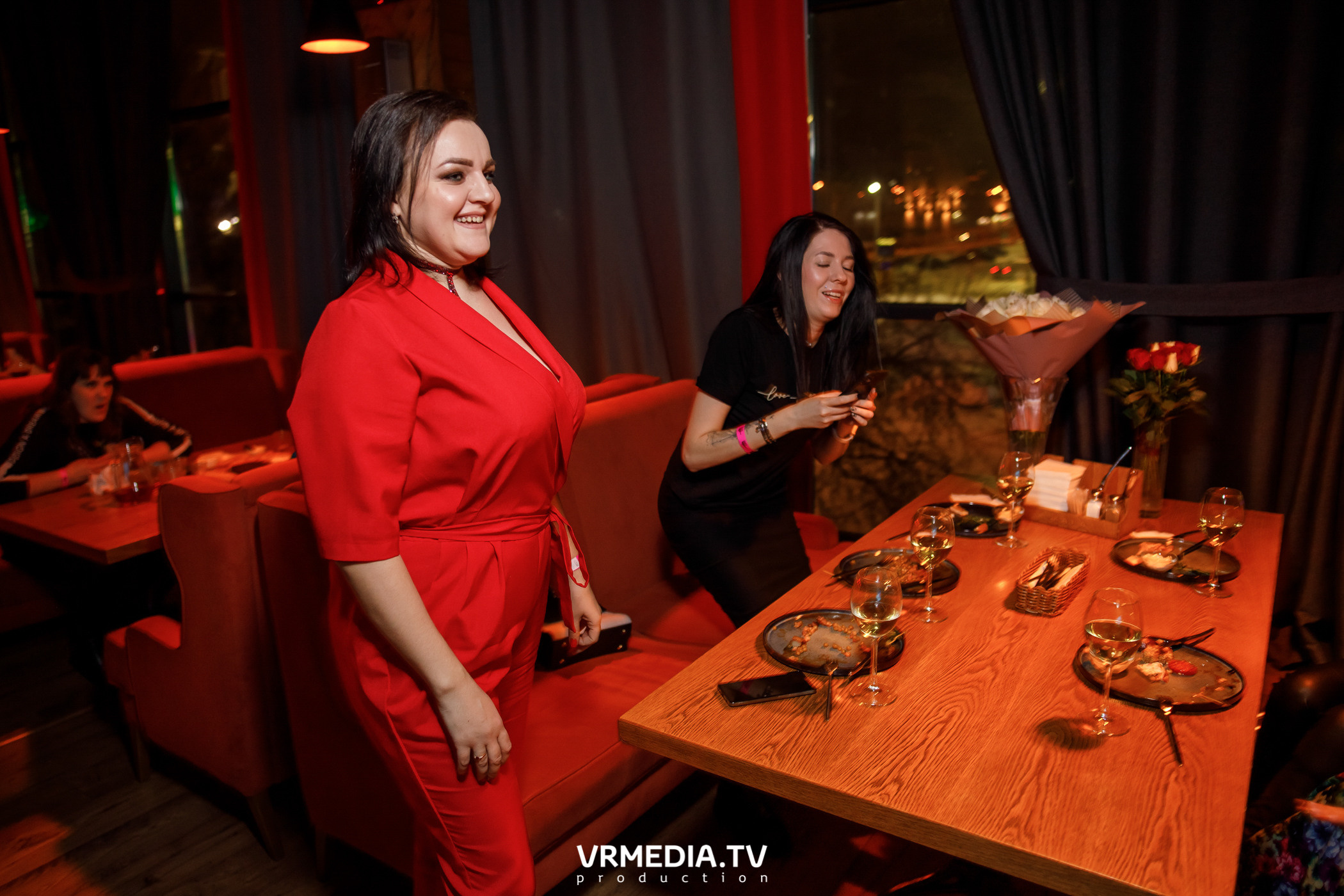 Индиго в гриль-баре «Жара»