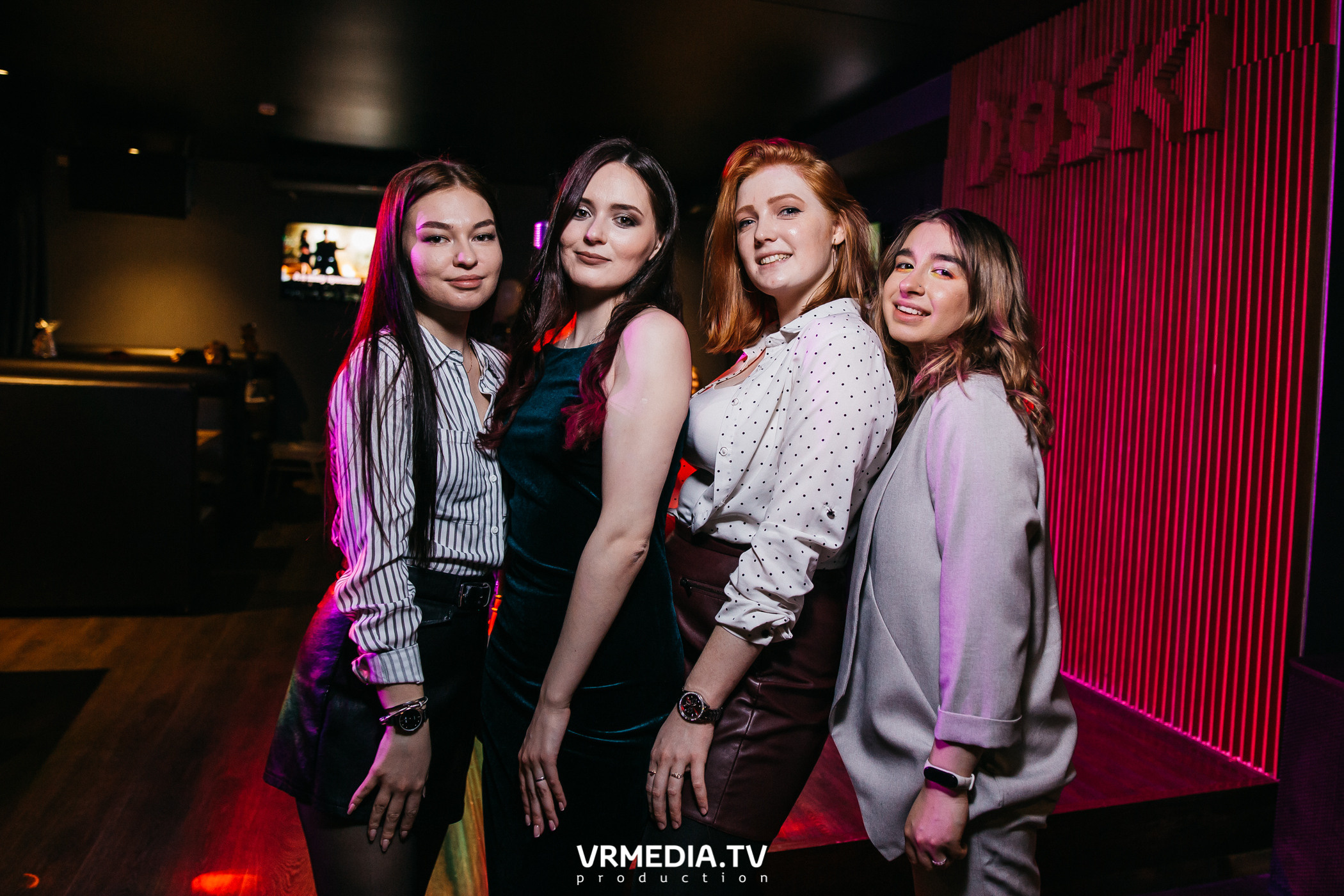 Выходные в баре «DOSKI»