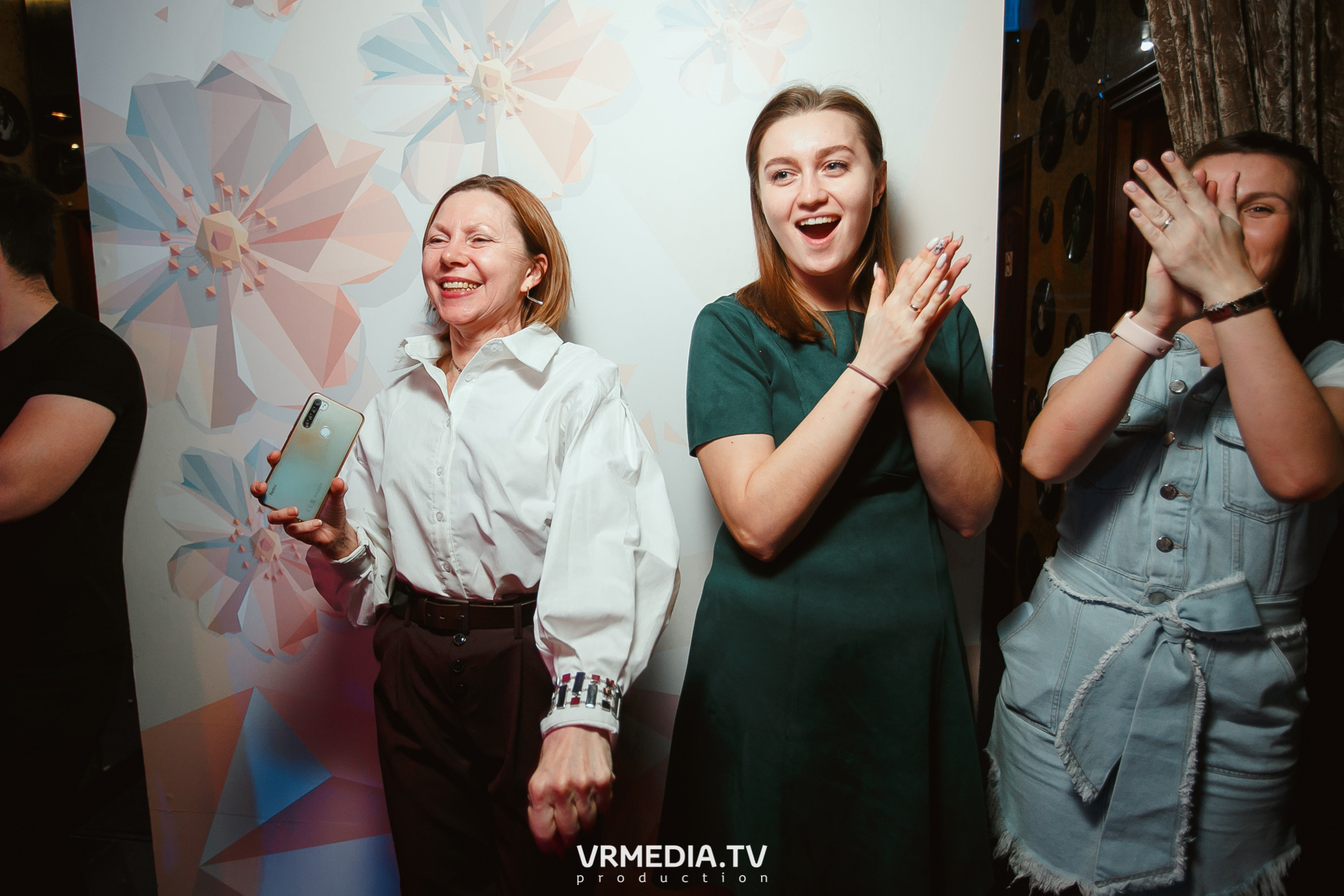 Международный женский день в караоке-баре «Четыре стихии»