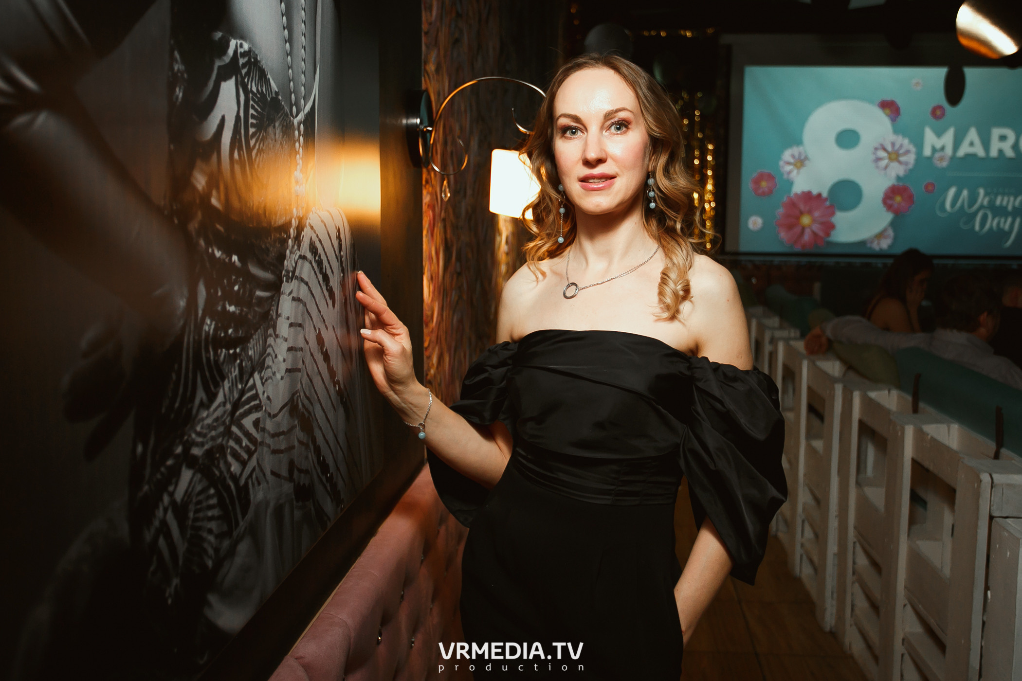 Международный женский день в караоке «Mimo Not»