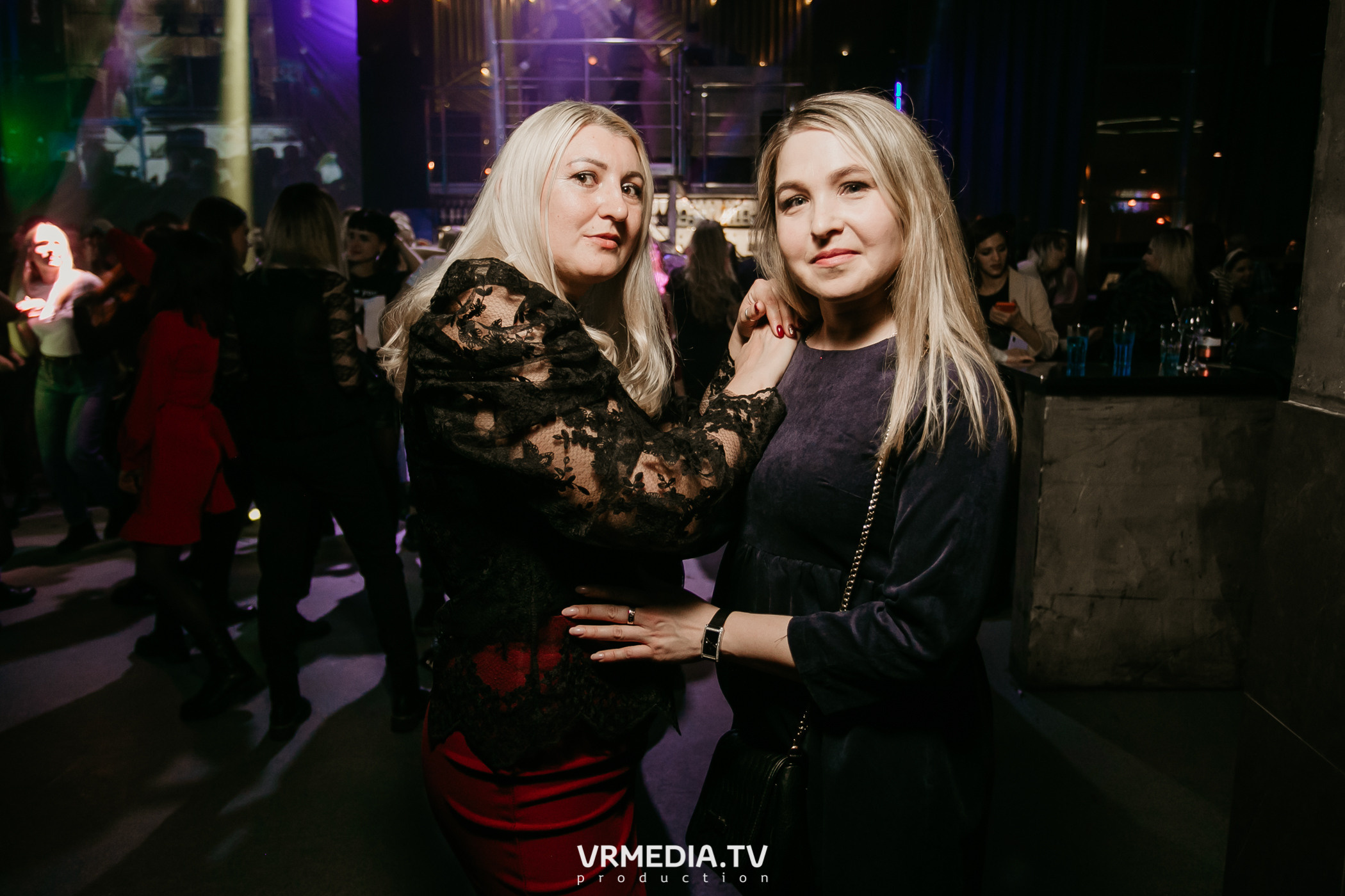 Выходные в баре «DOSKI»