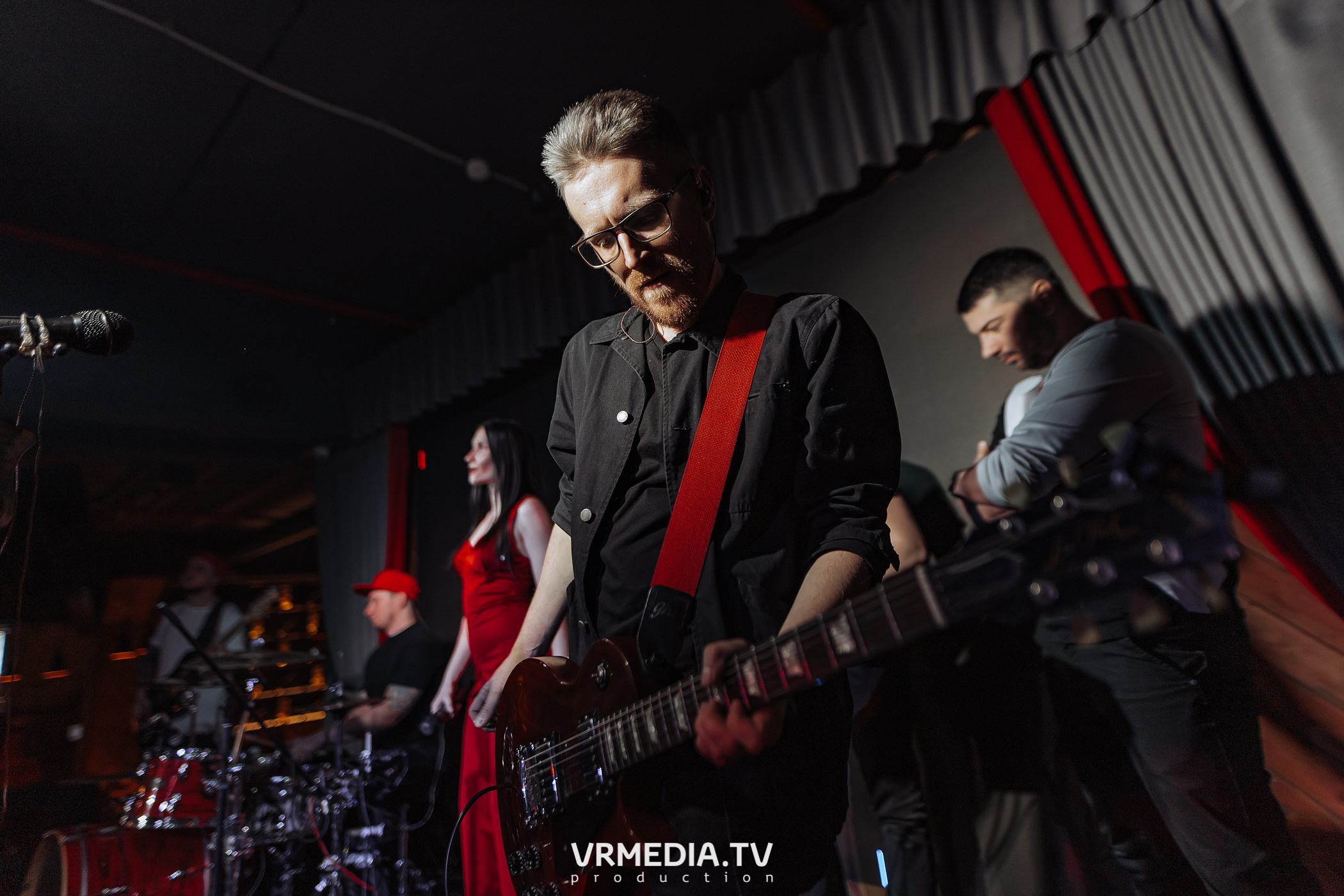 Алые Паруса в гриль-баре «Жара»