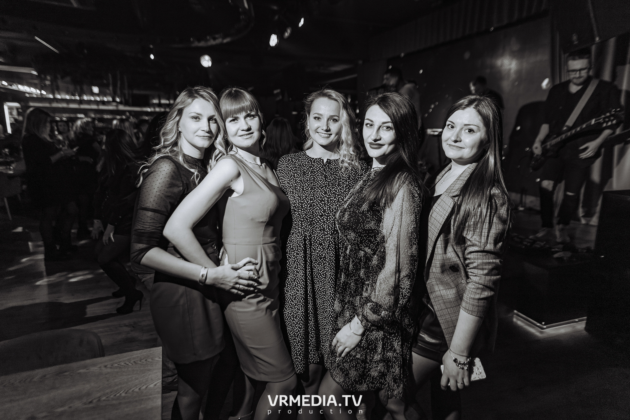 Алые Паруса в гриль-баре «Жара»