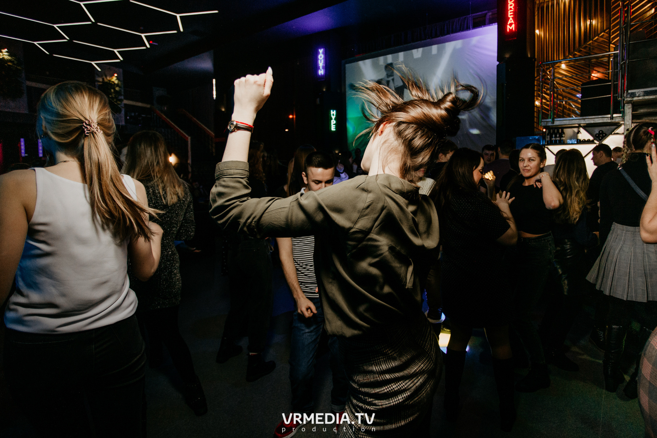 Выходные в баре «DOSKI»