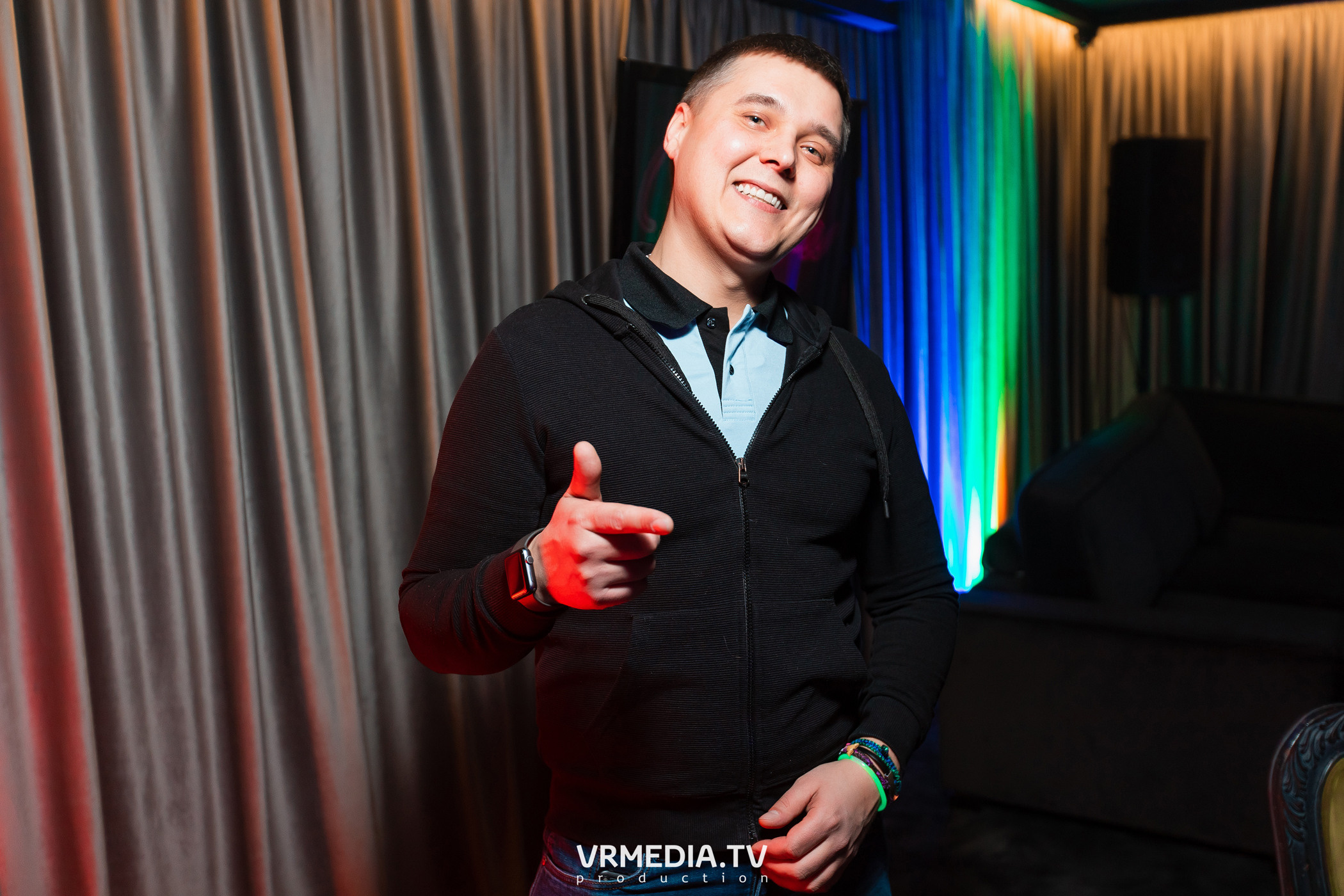 Выходные в караоке «Volna»