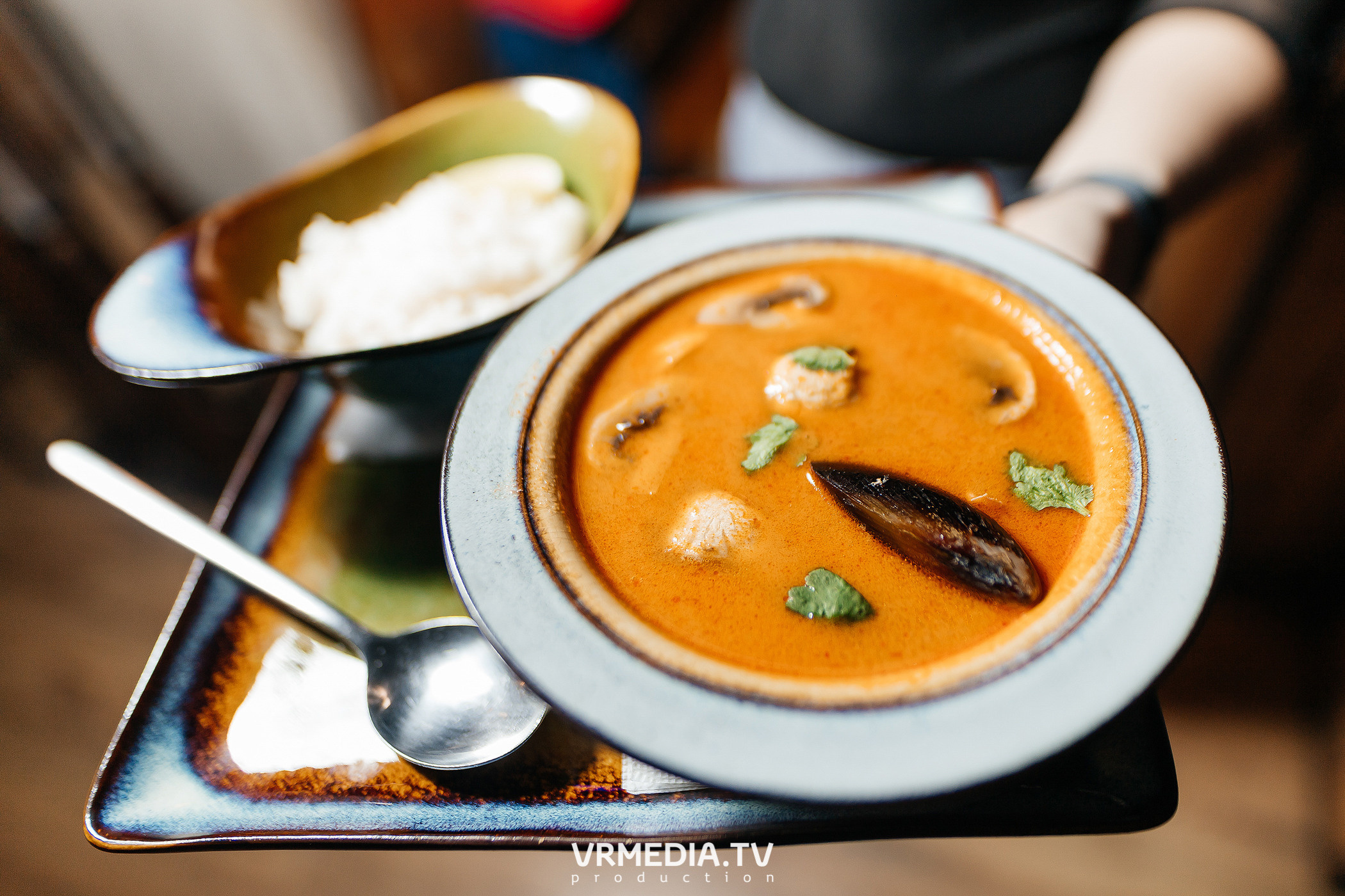 Крупным Планов в гриль-баре «Жара»