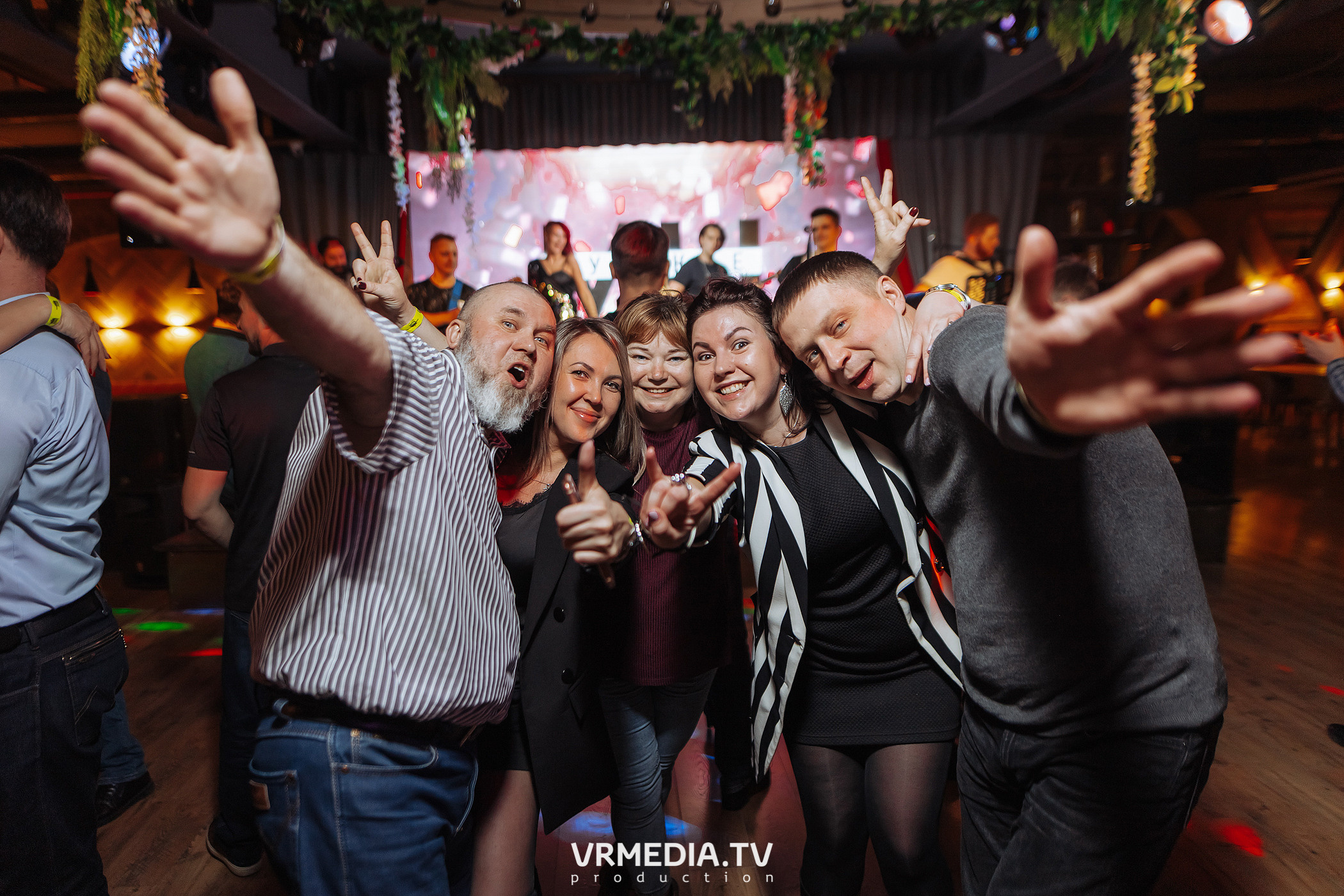 Мы русские в гриль-баре «Жара»