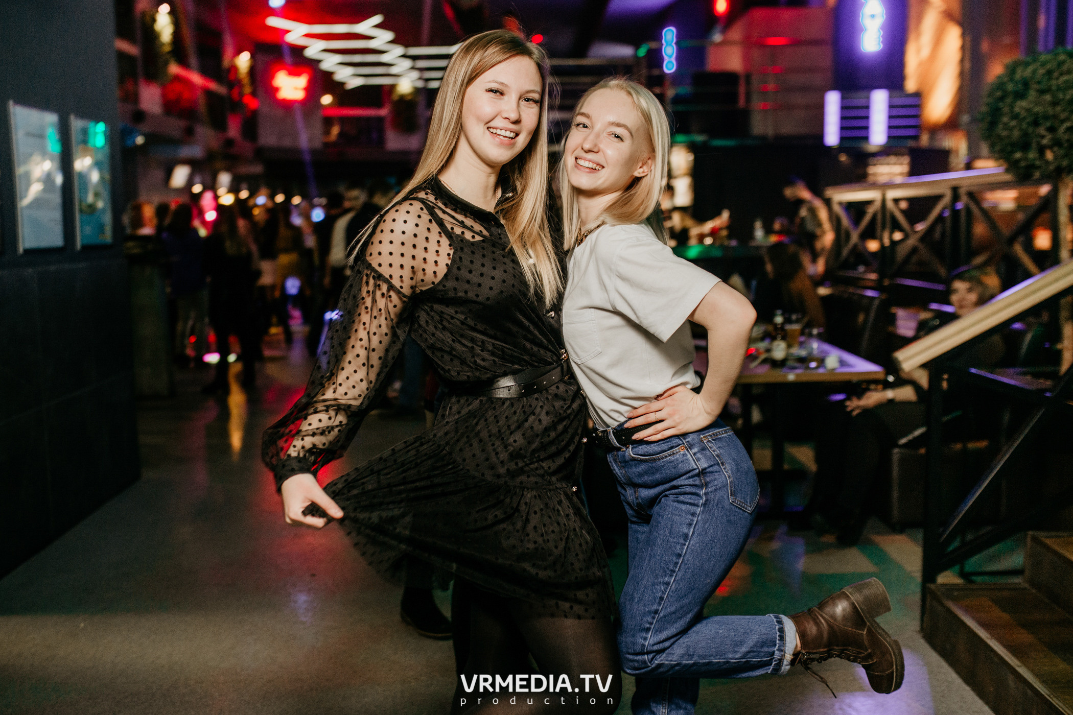 Выходные в баре «DOSKI»