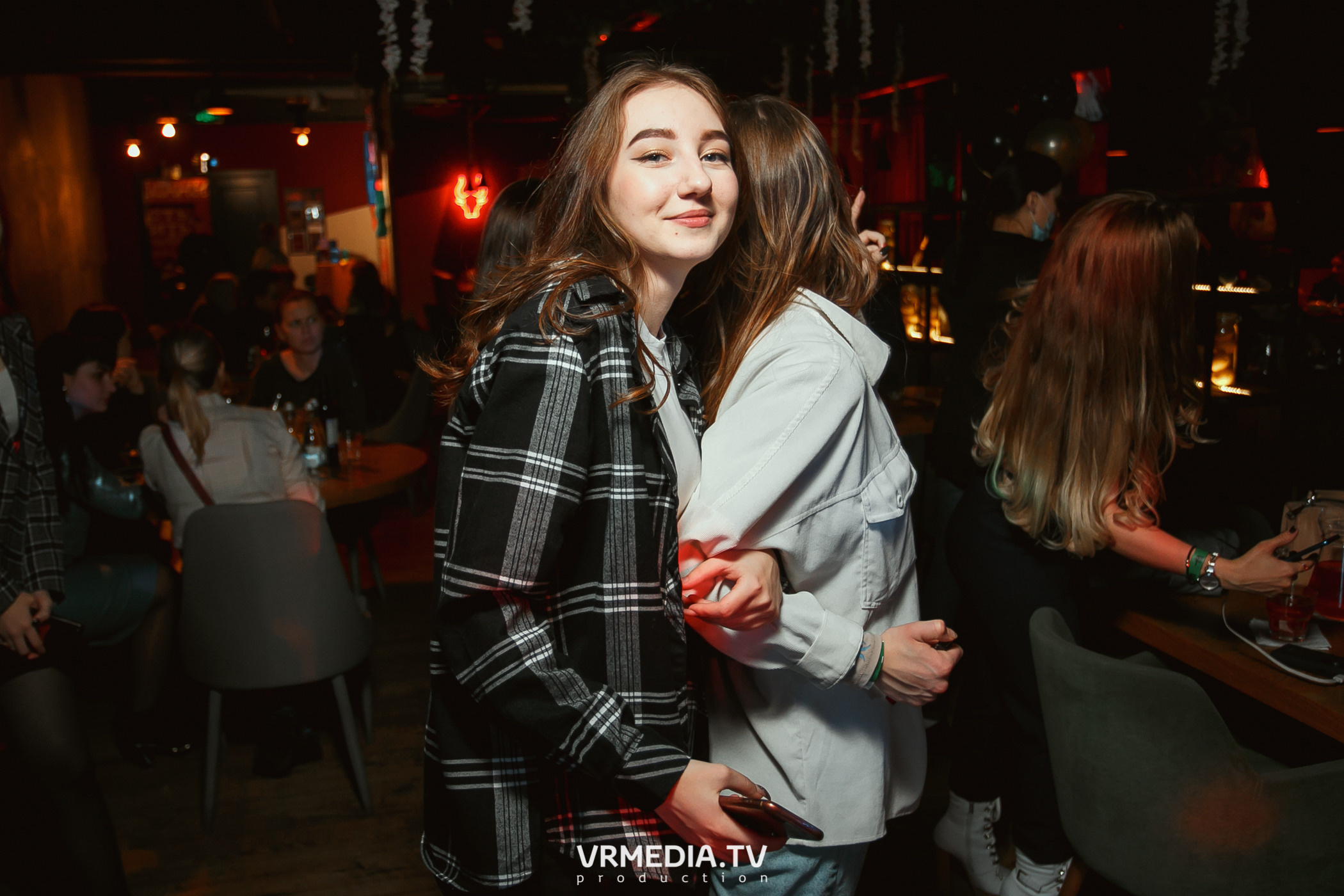 Крупным Планом в гриль-баре «Жара»