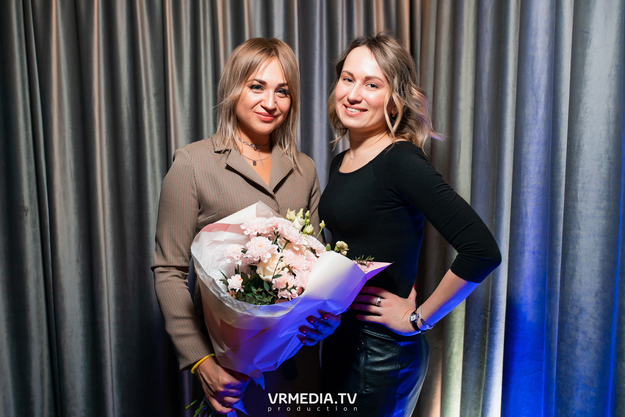 Выходные в караоке «Volna»