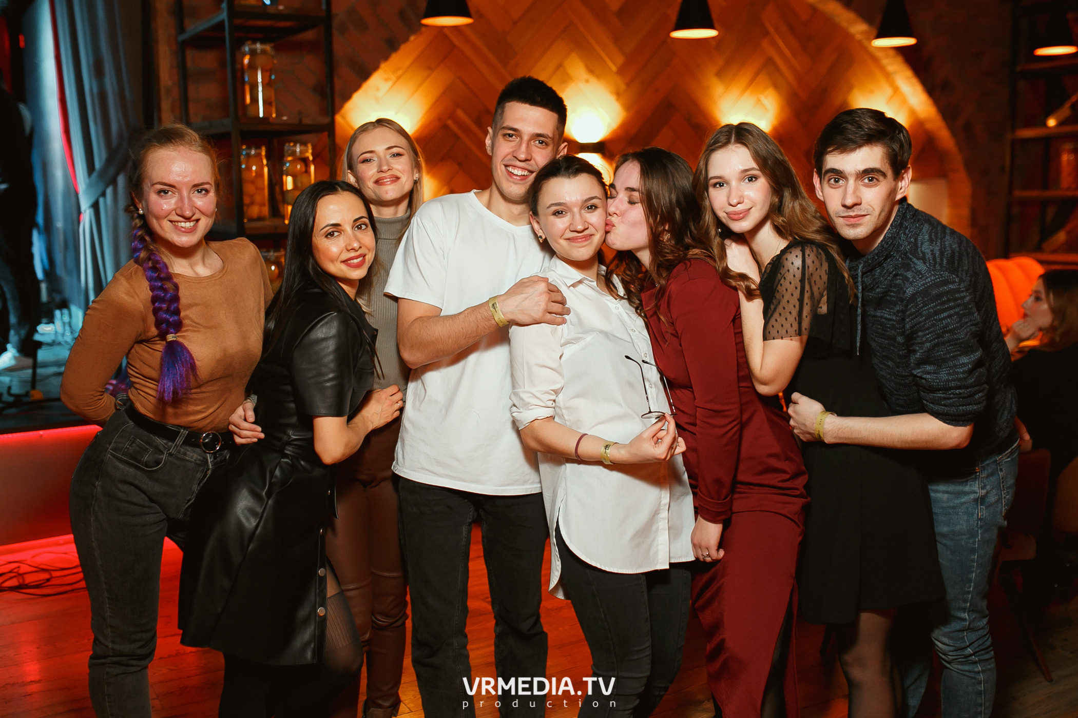 Алые Паруса в гриль-баре «Жара»