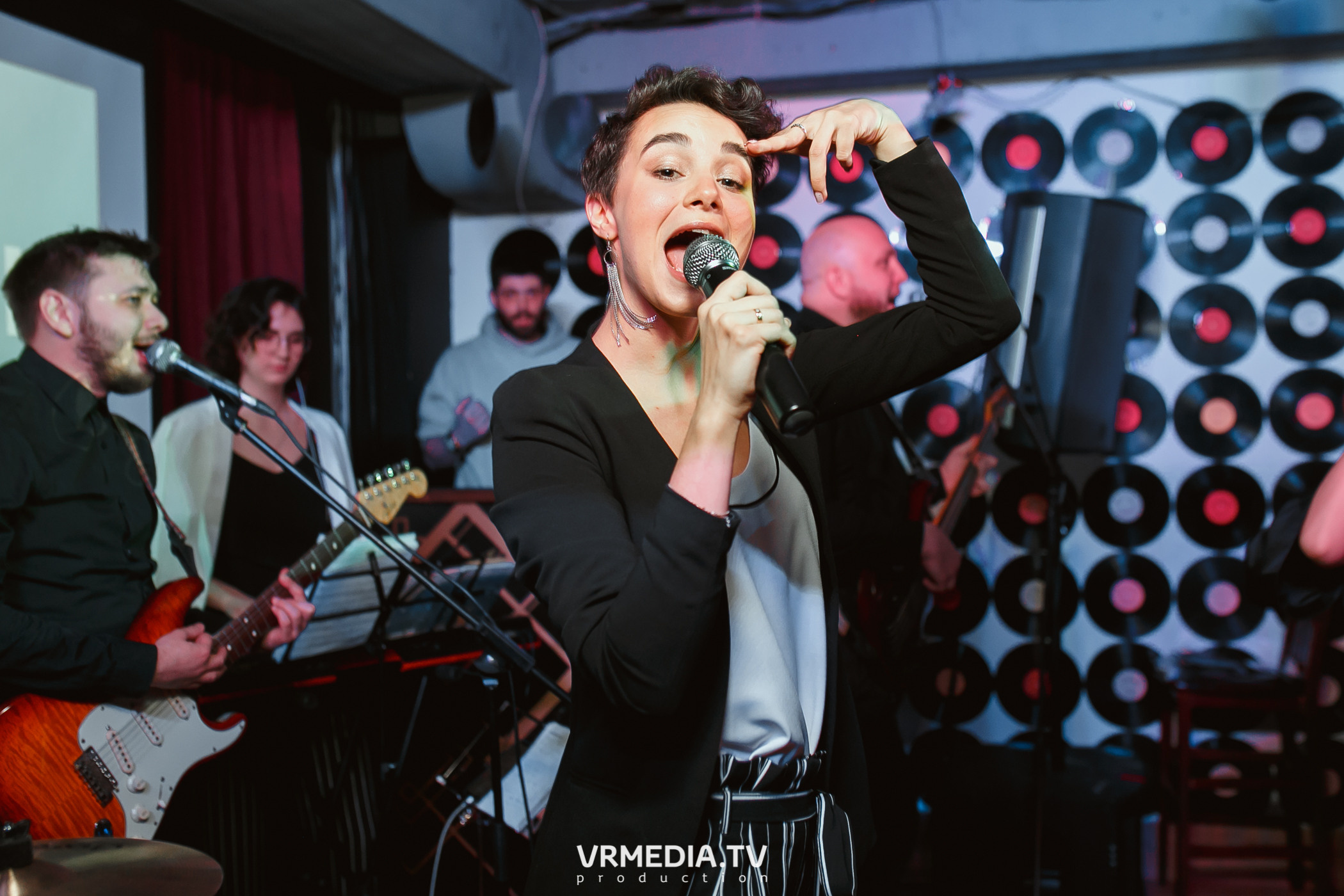Международный женский день в караоке «Mimo Not»