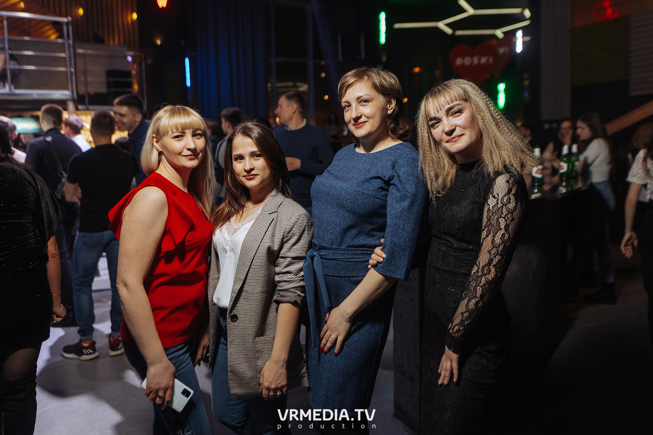 Выходные в баре «DOSKI»