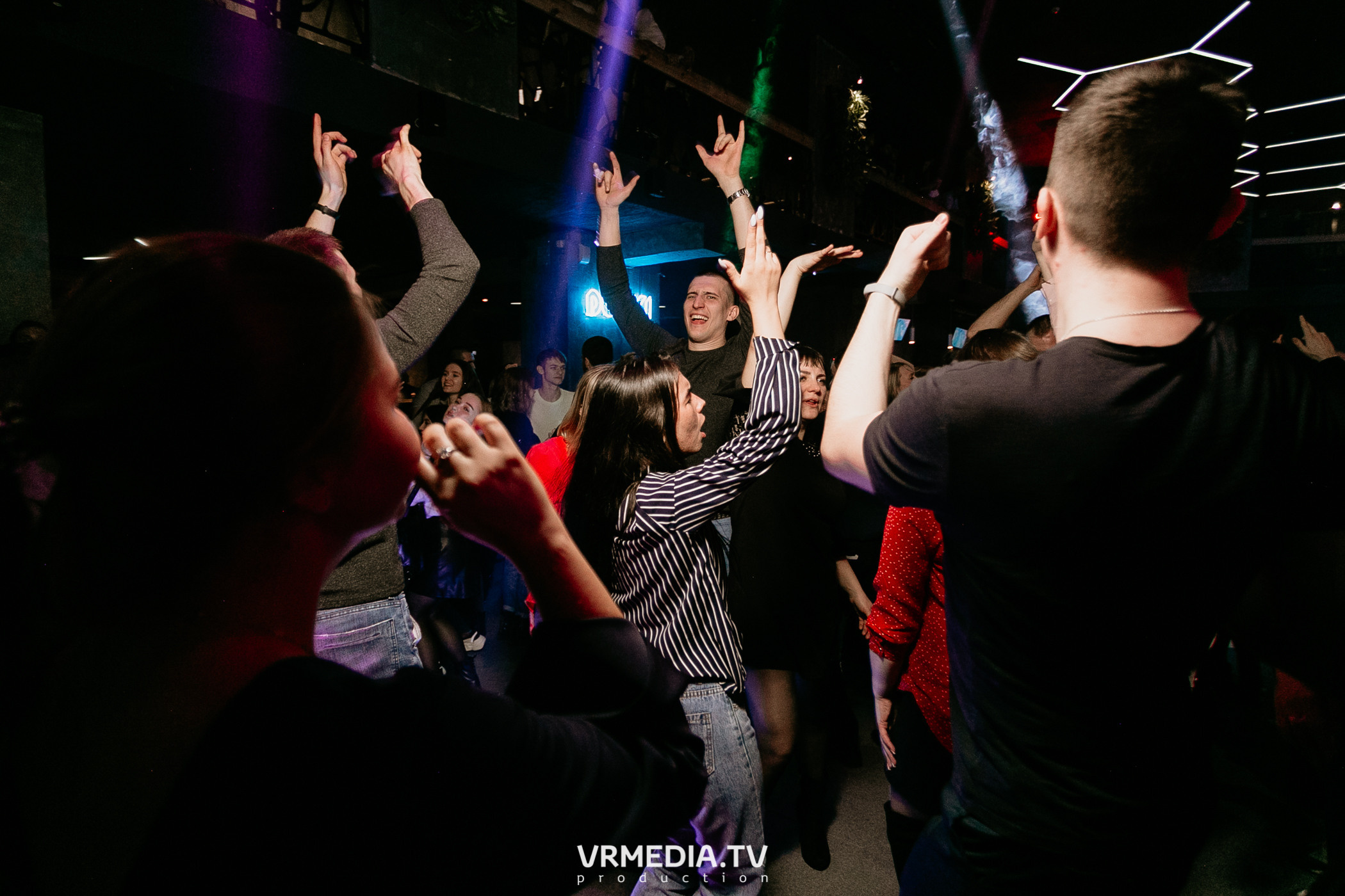 Выходные в баре «DOSKI»