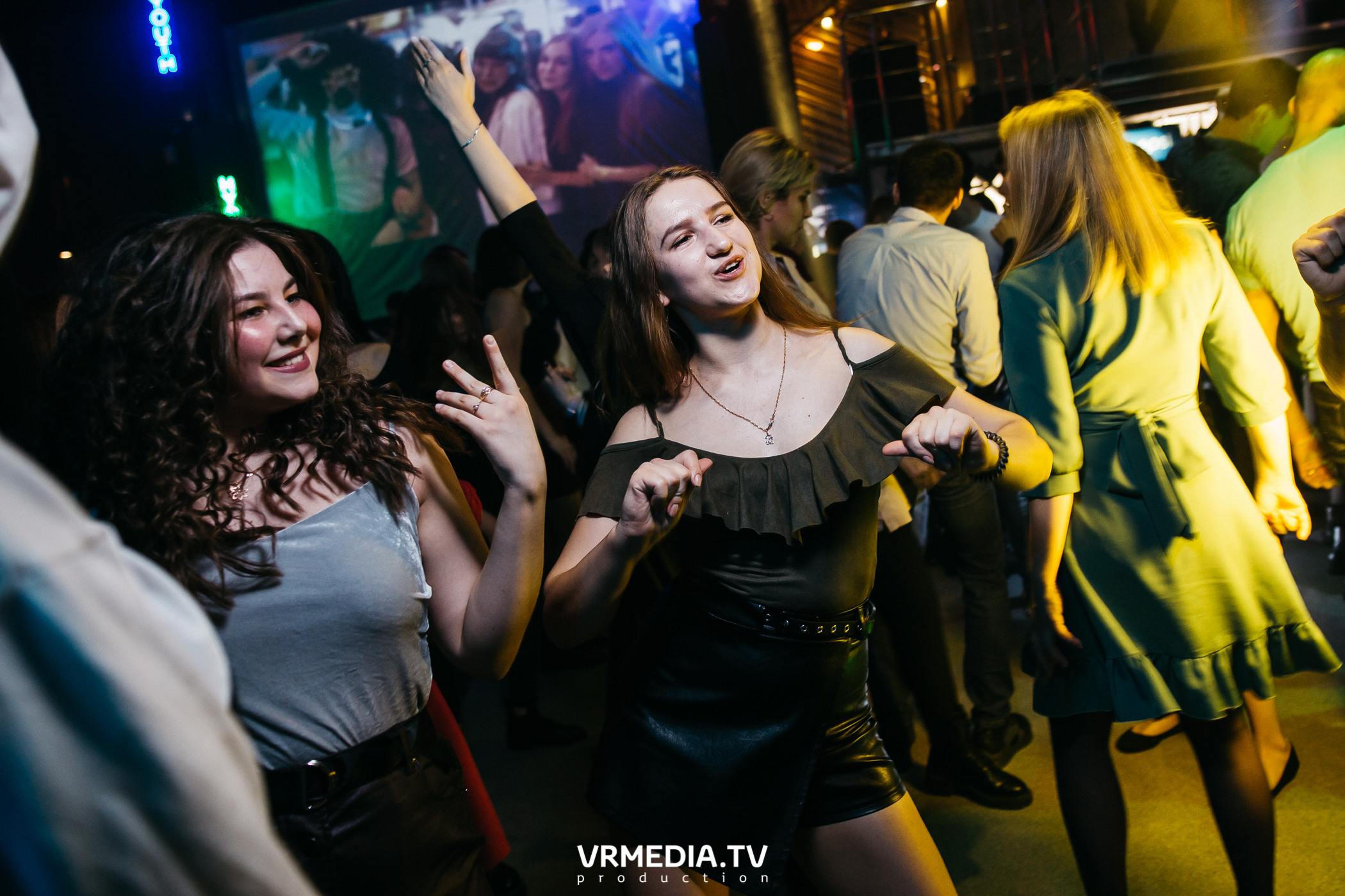 Выходные в баре «DOSKI»