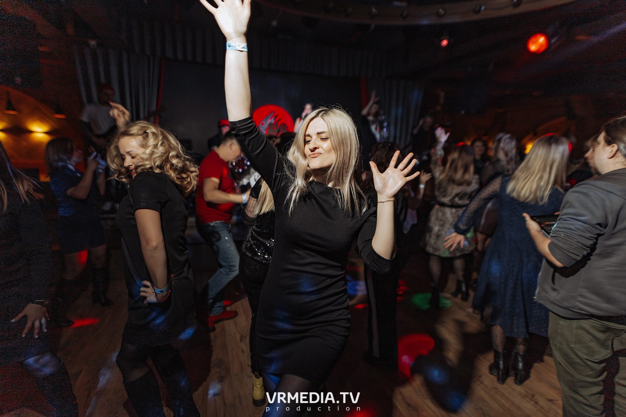 Алые Паруса в гриль-баре «Жара»