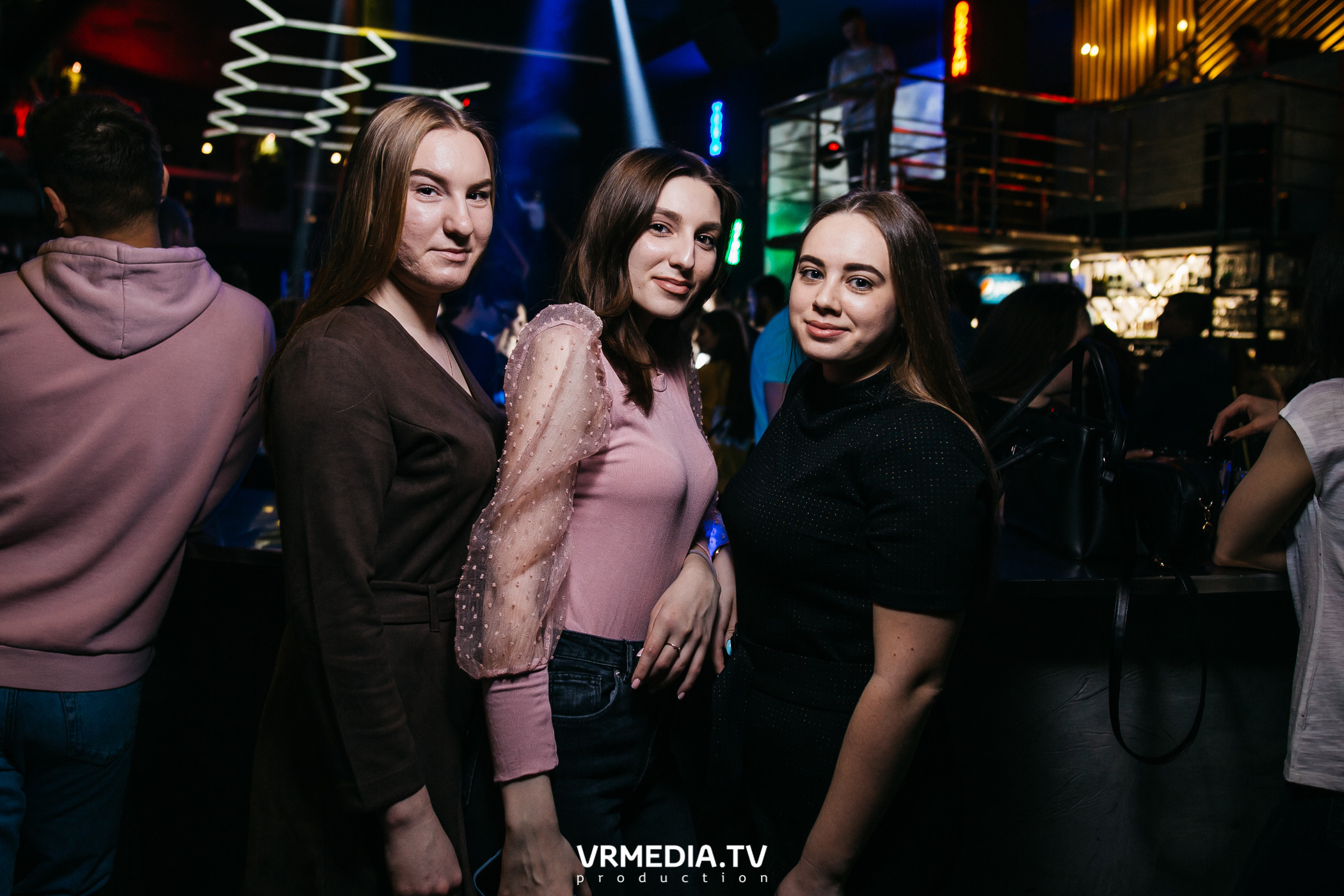 Выходные в баре «DOSKI»