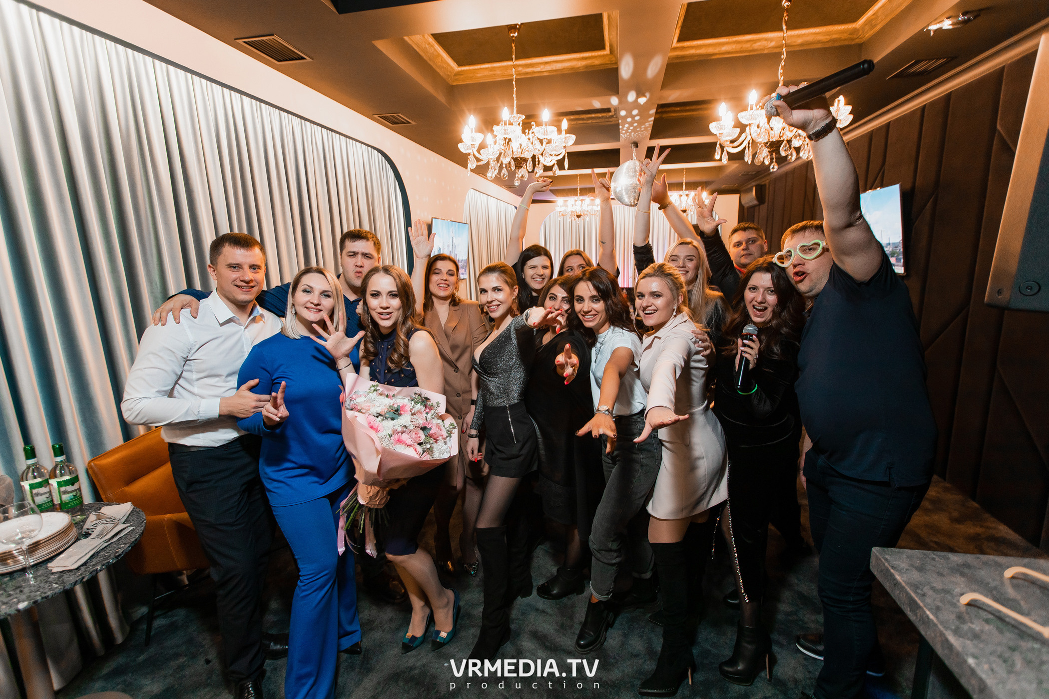 Выходные в караоке «Volna»