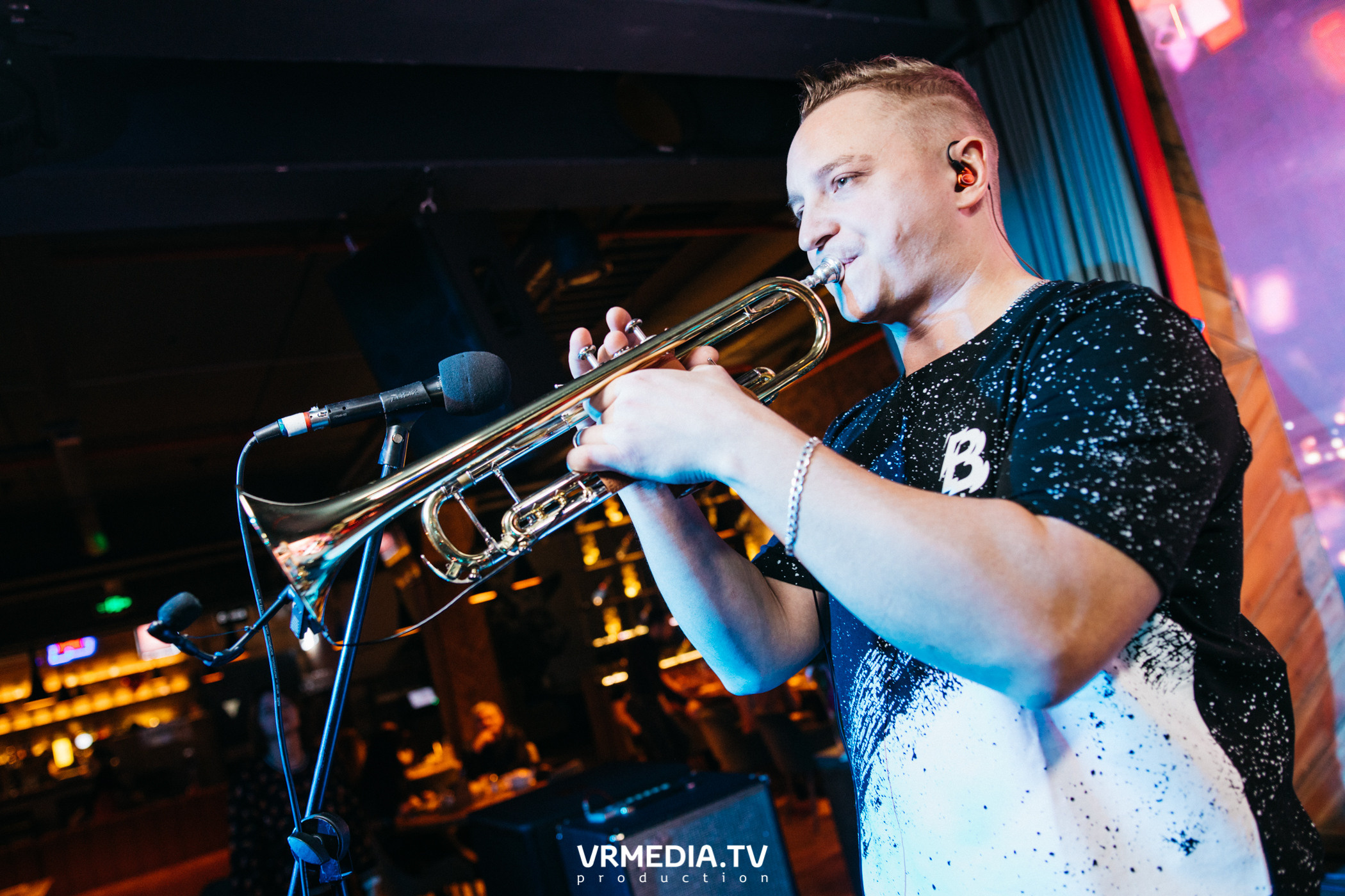 Мы русские в гриль-баре «Жара»