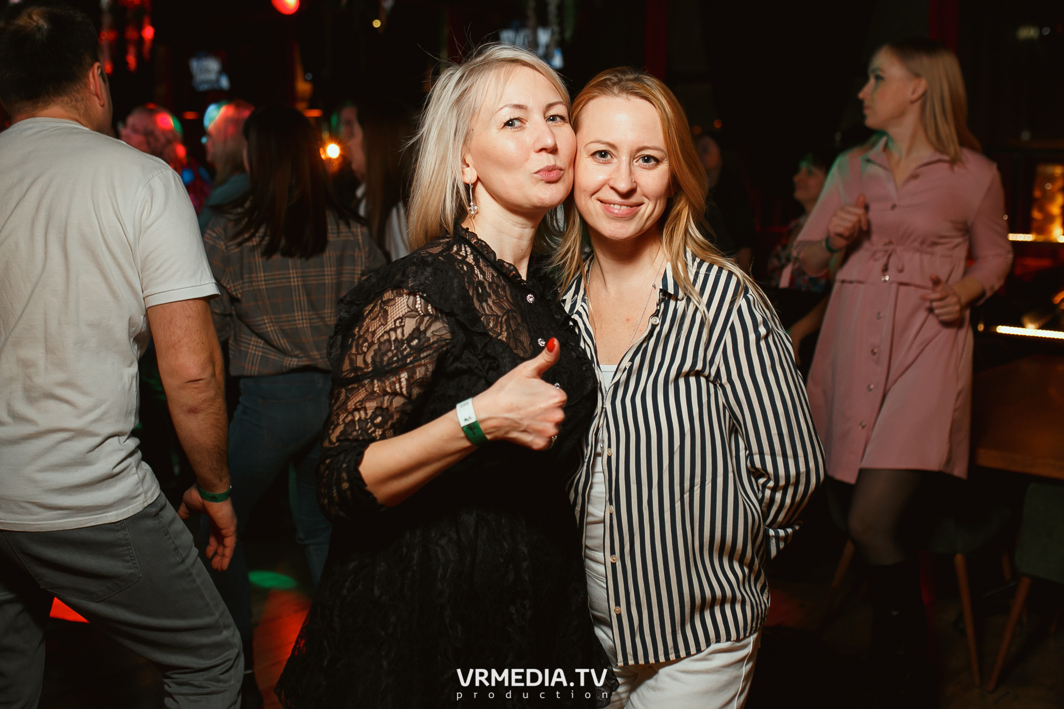 Крупным Планом в гриль-баре «Жара»