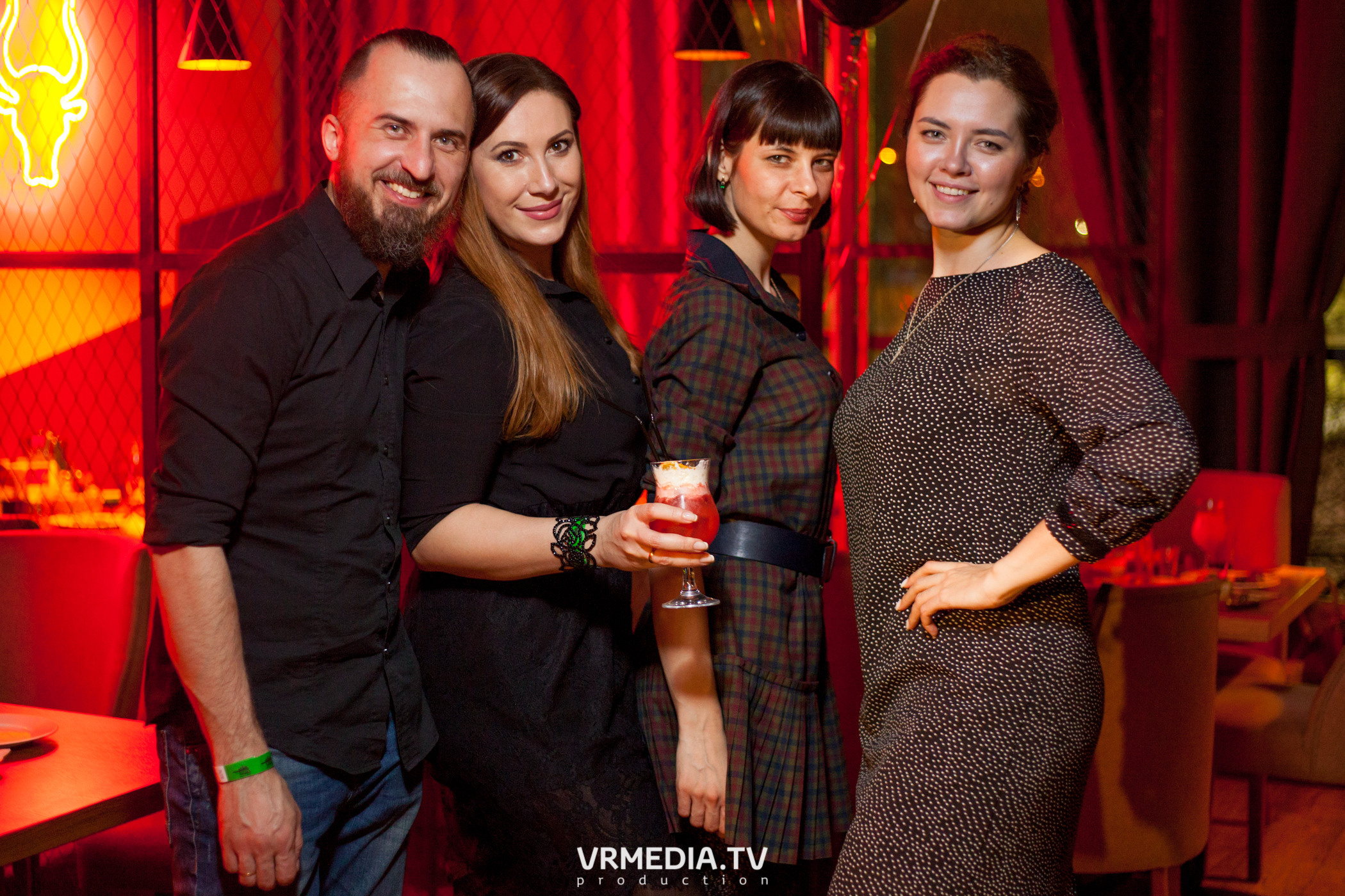 Крупным Планом в гриль-баре «Жара»