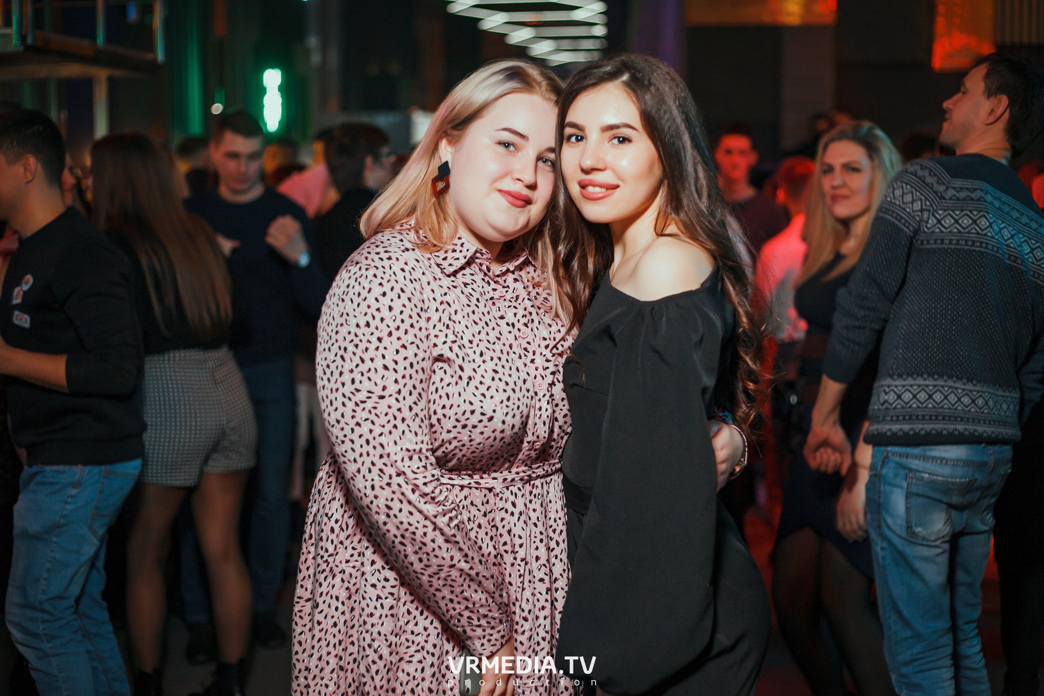 Выходные в баре «DOSKI»