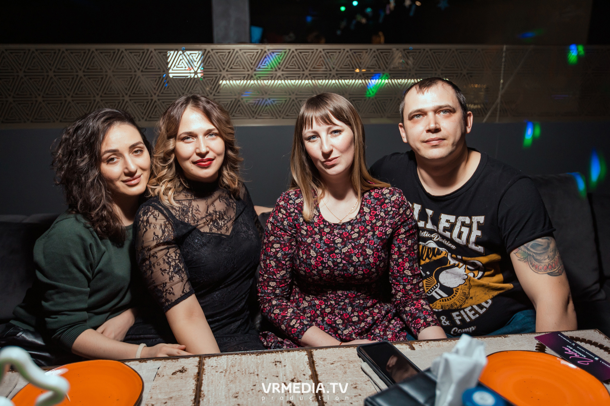 Merry Christmas в караоке «Volna»