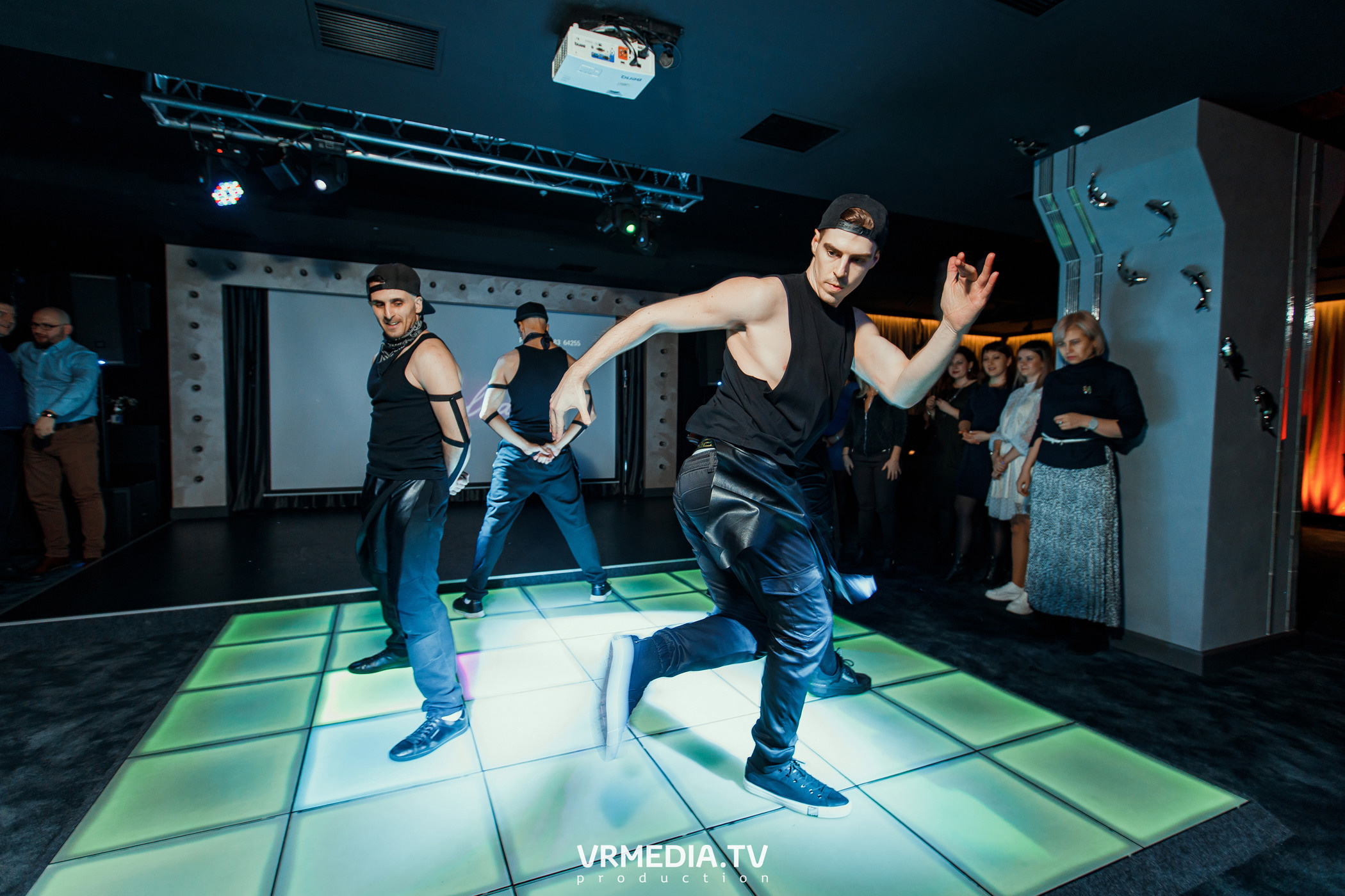 Women’s weekend в караоке «Volna»