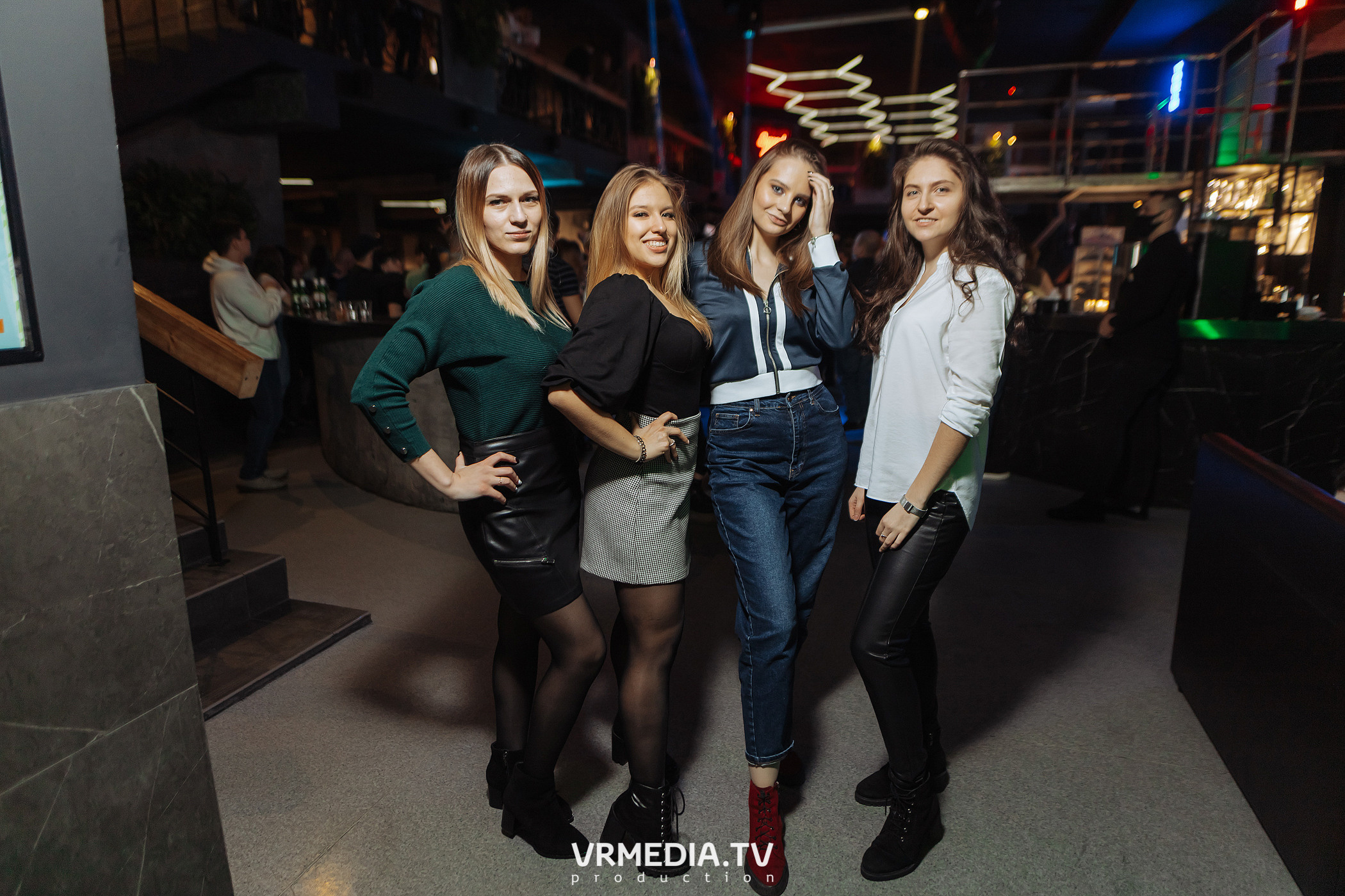 Выходные в баре «DOSKI»