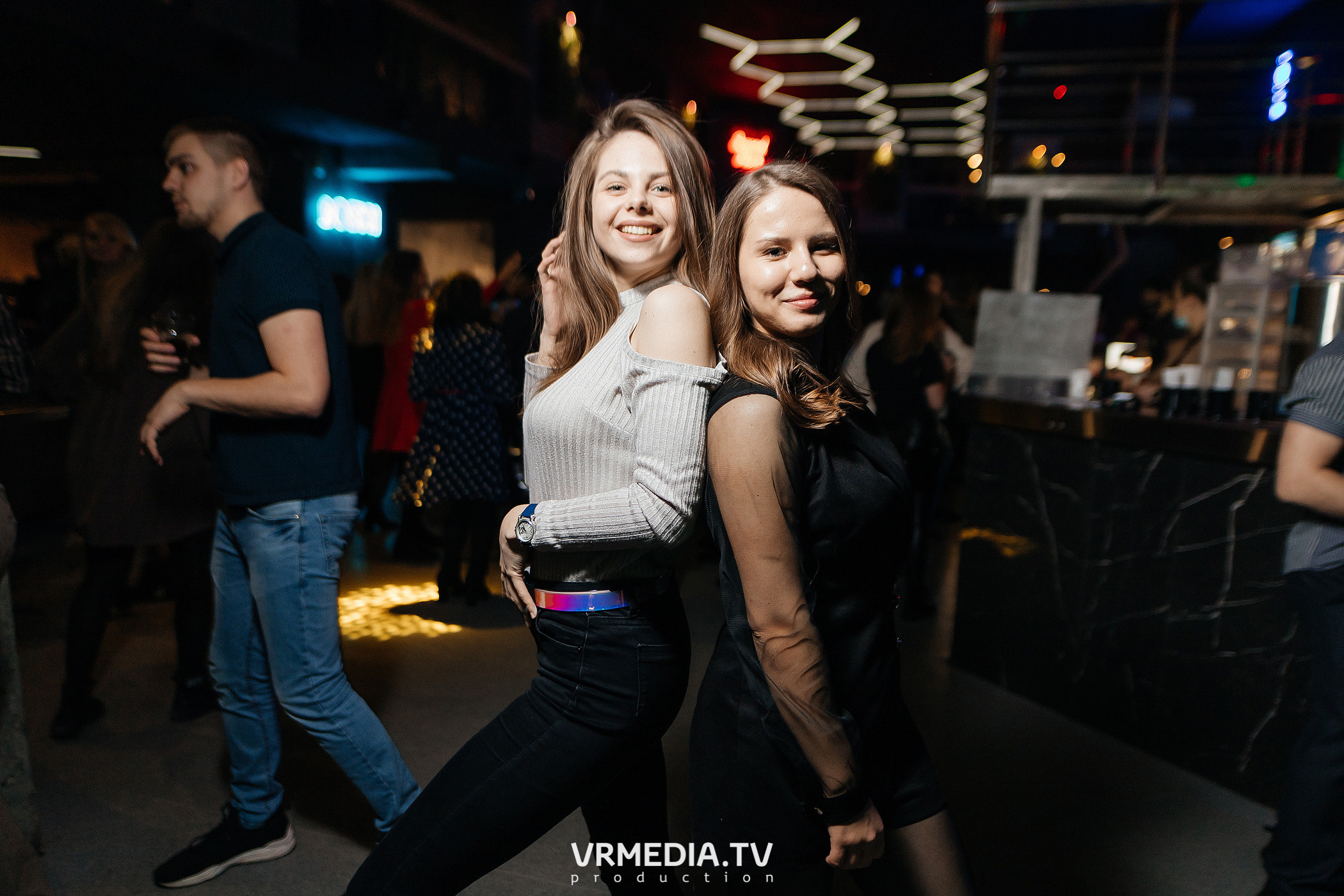 Выходные в баре «DOSKI»