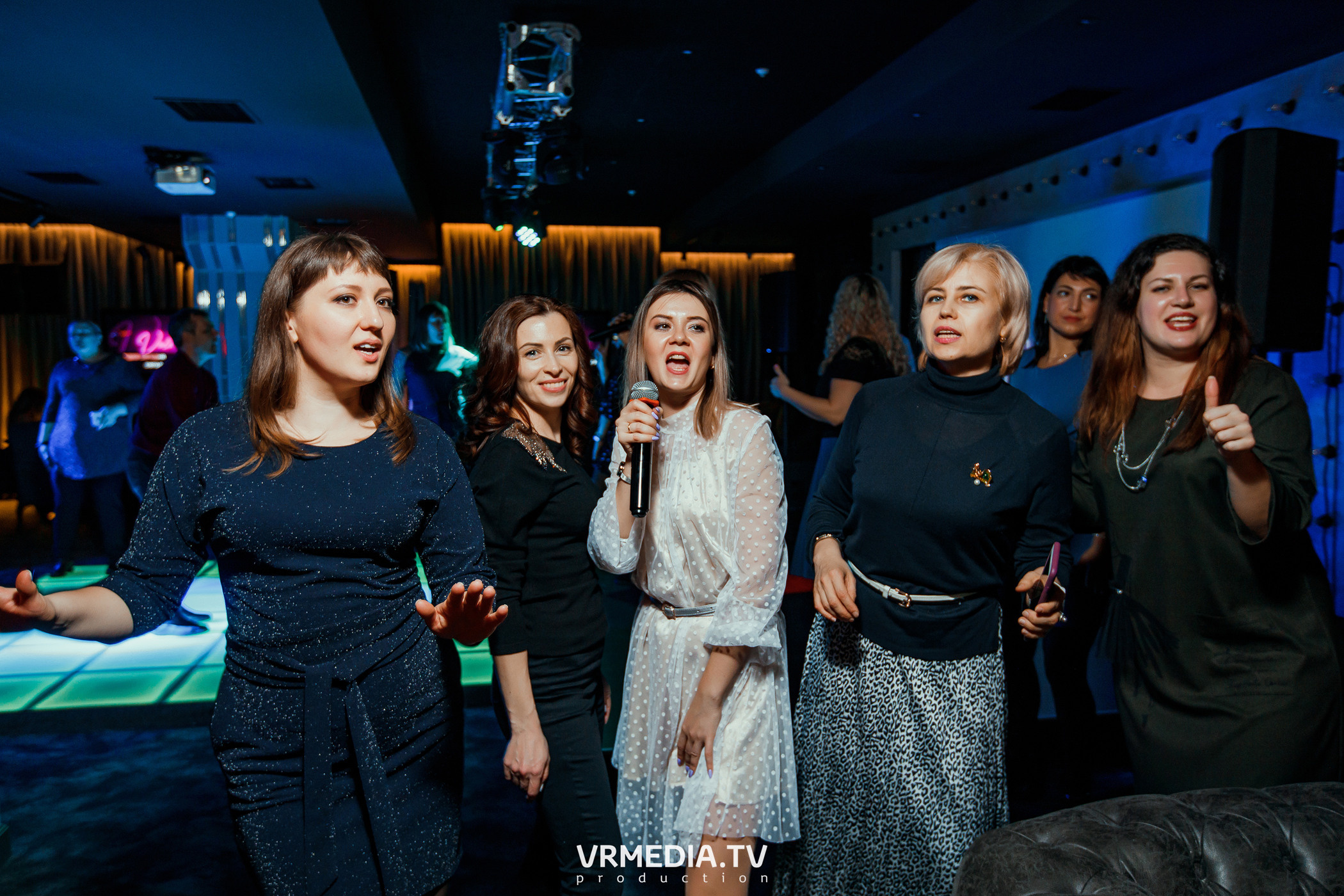 Women’s weekend в караоке «Volna»