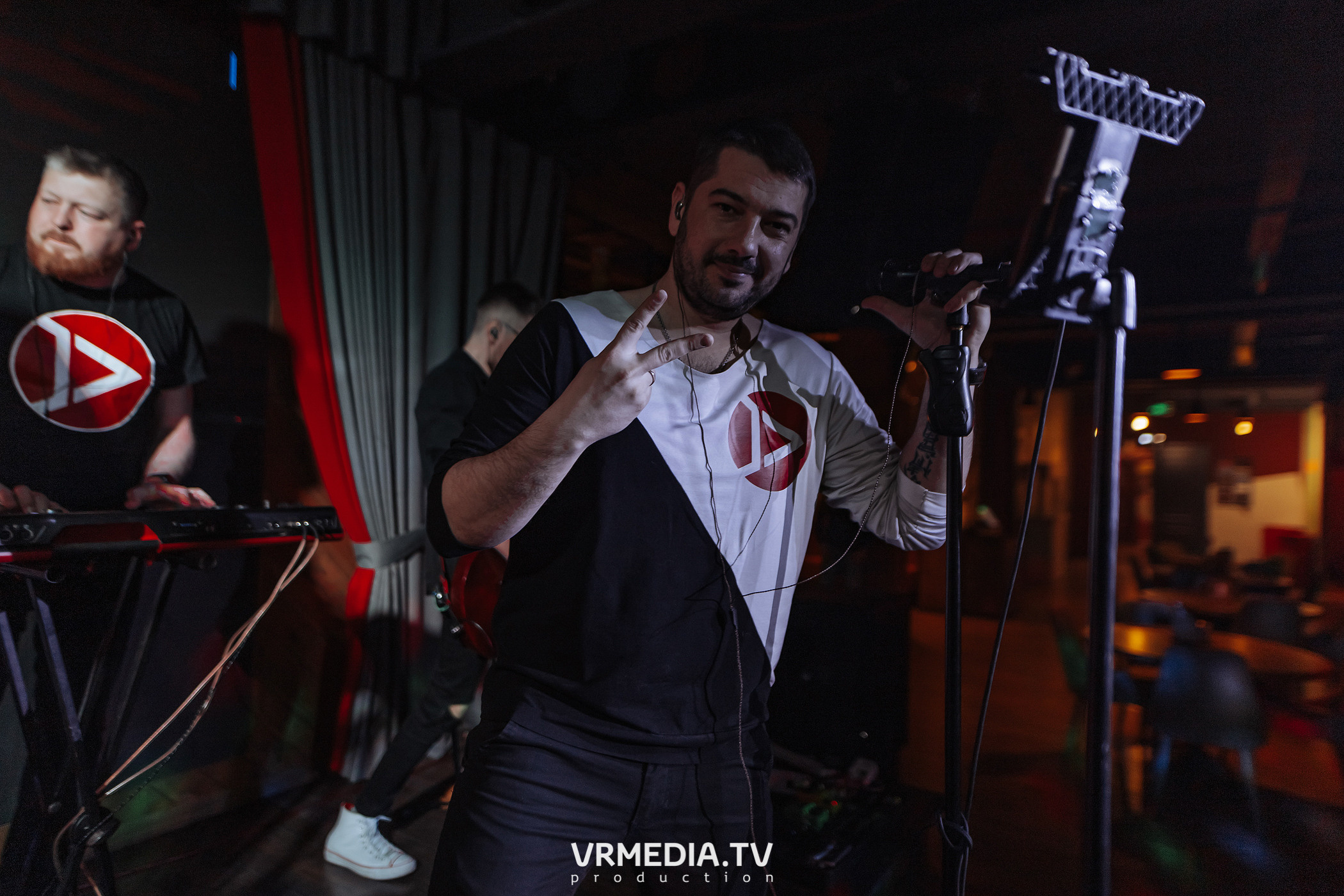 Алые Паруса в гриль-баре «Жара»