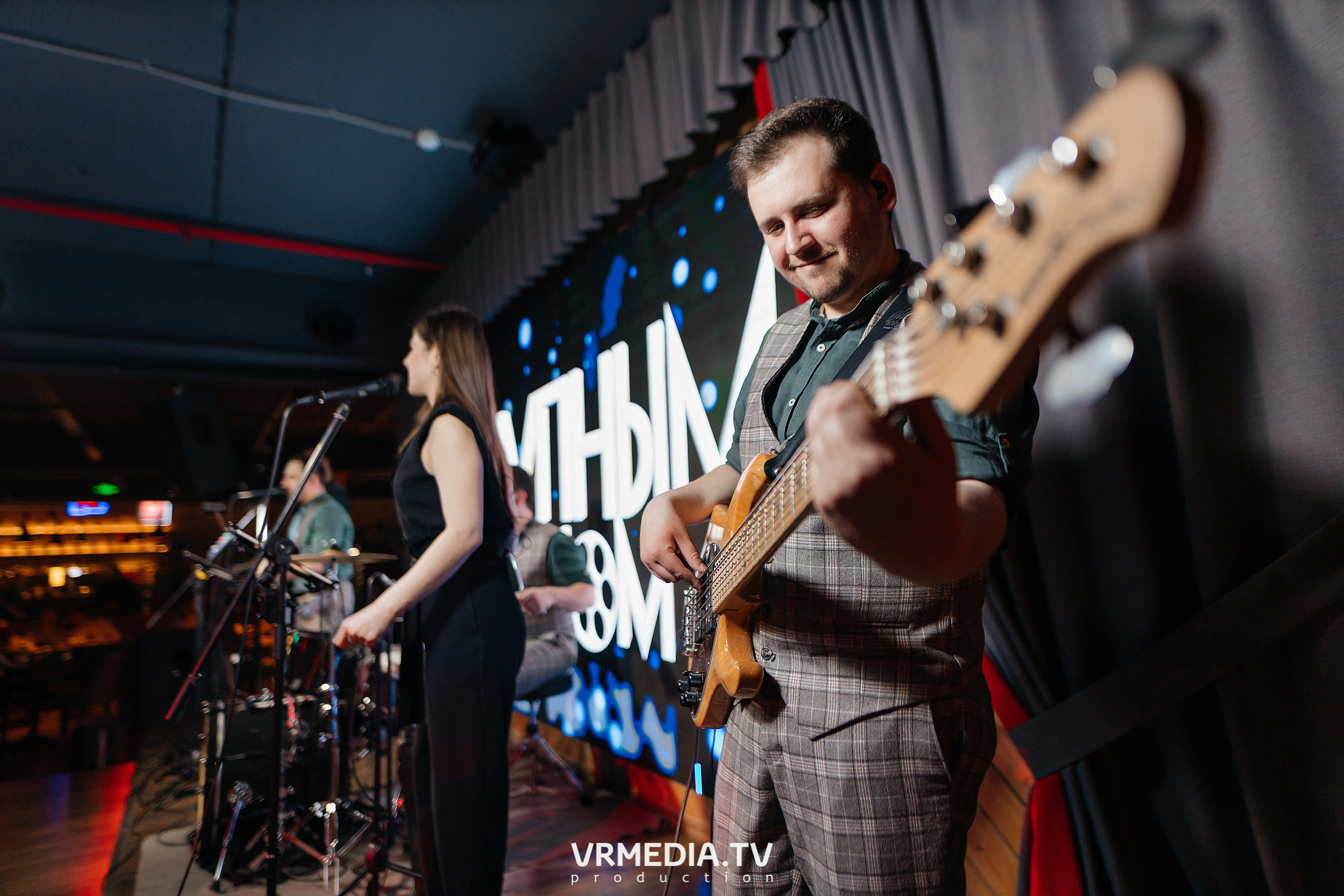 Крупным Планов в гриль-баре «Жара»