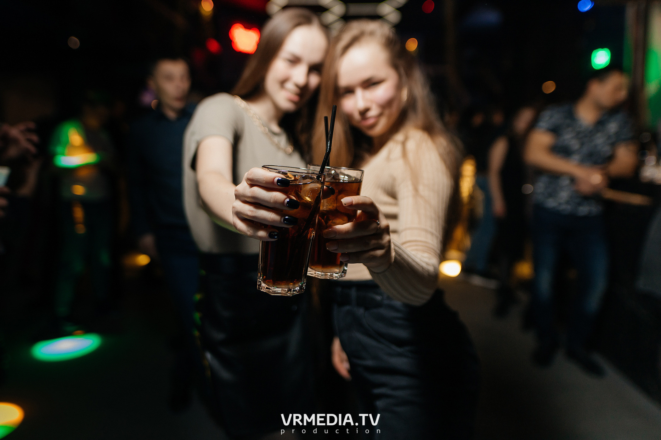 Выходные в баре «DOSKI»