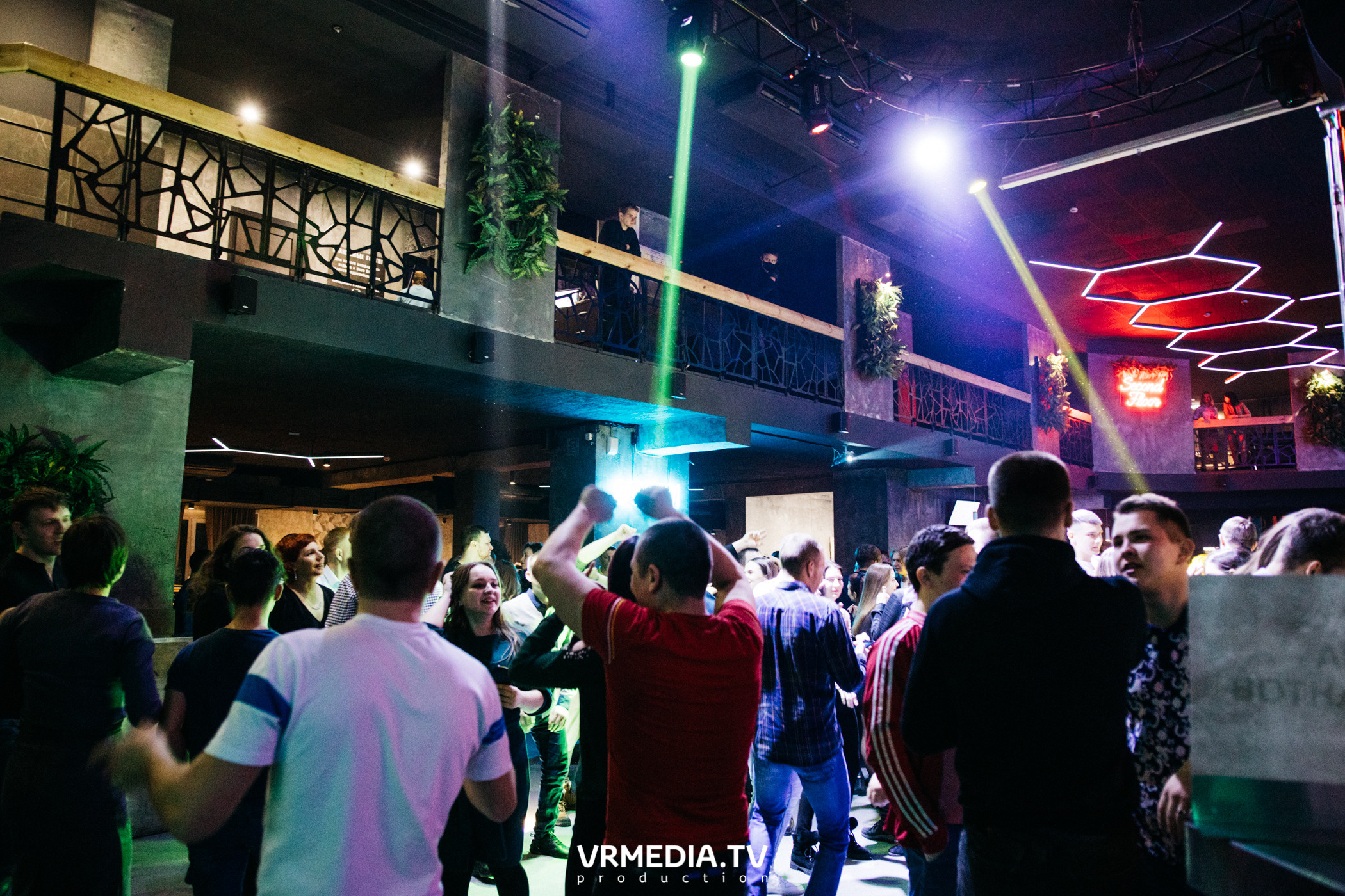 Выходные в баре «DOSKI»